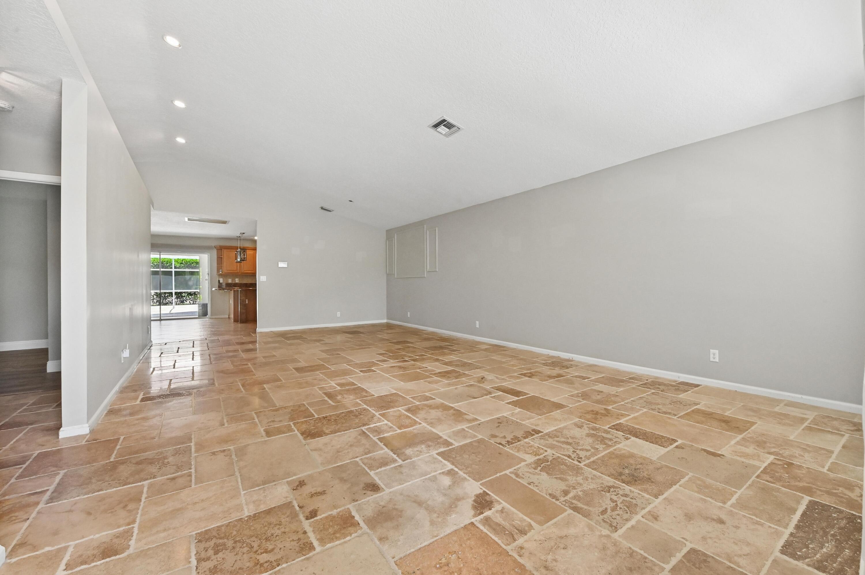1163 Peninsula Way Property Photo 4