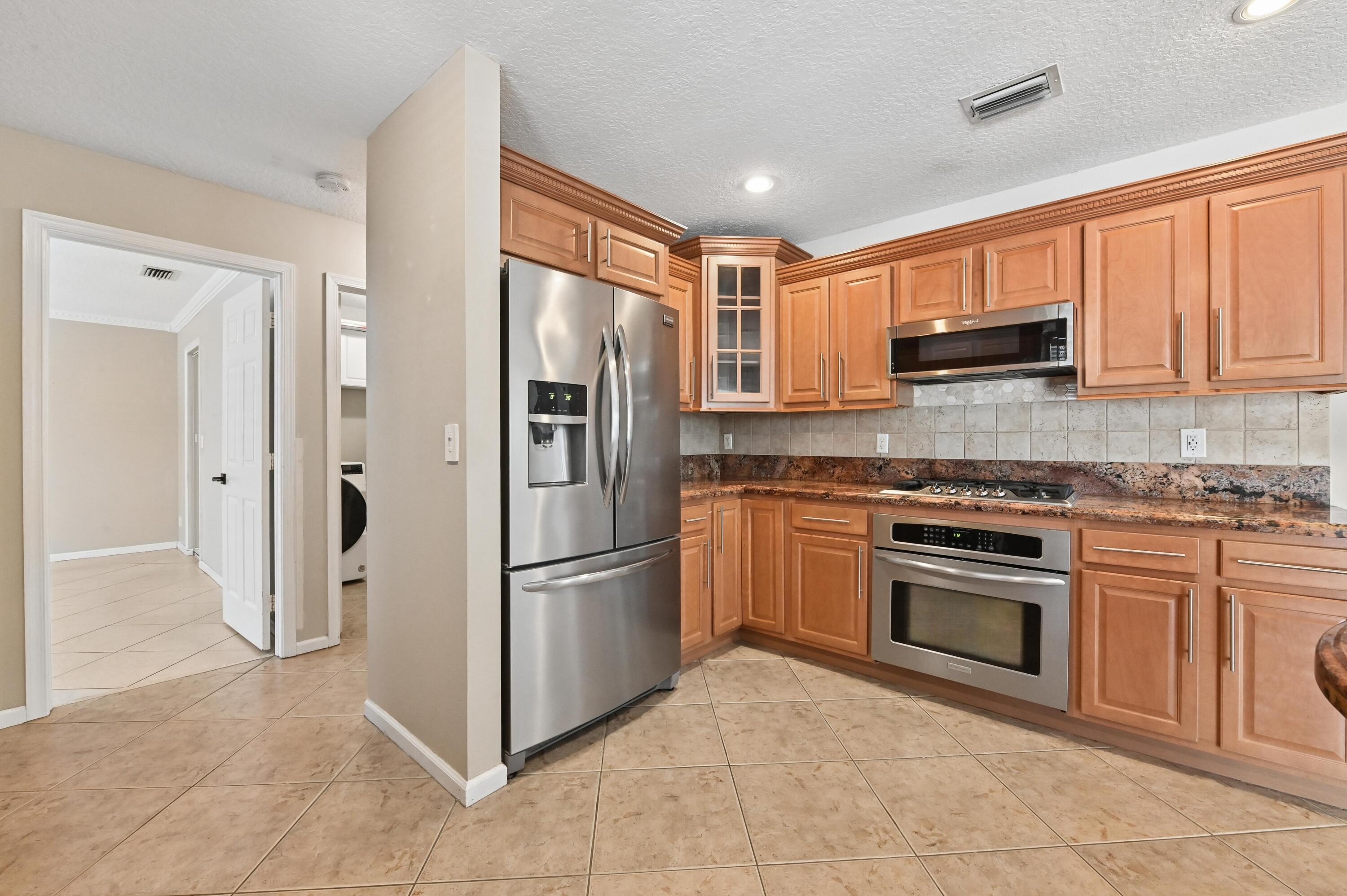 1163 Peninsula Way Property Photo 5