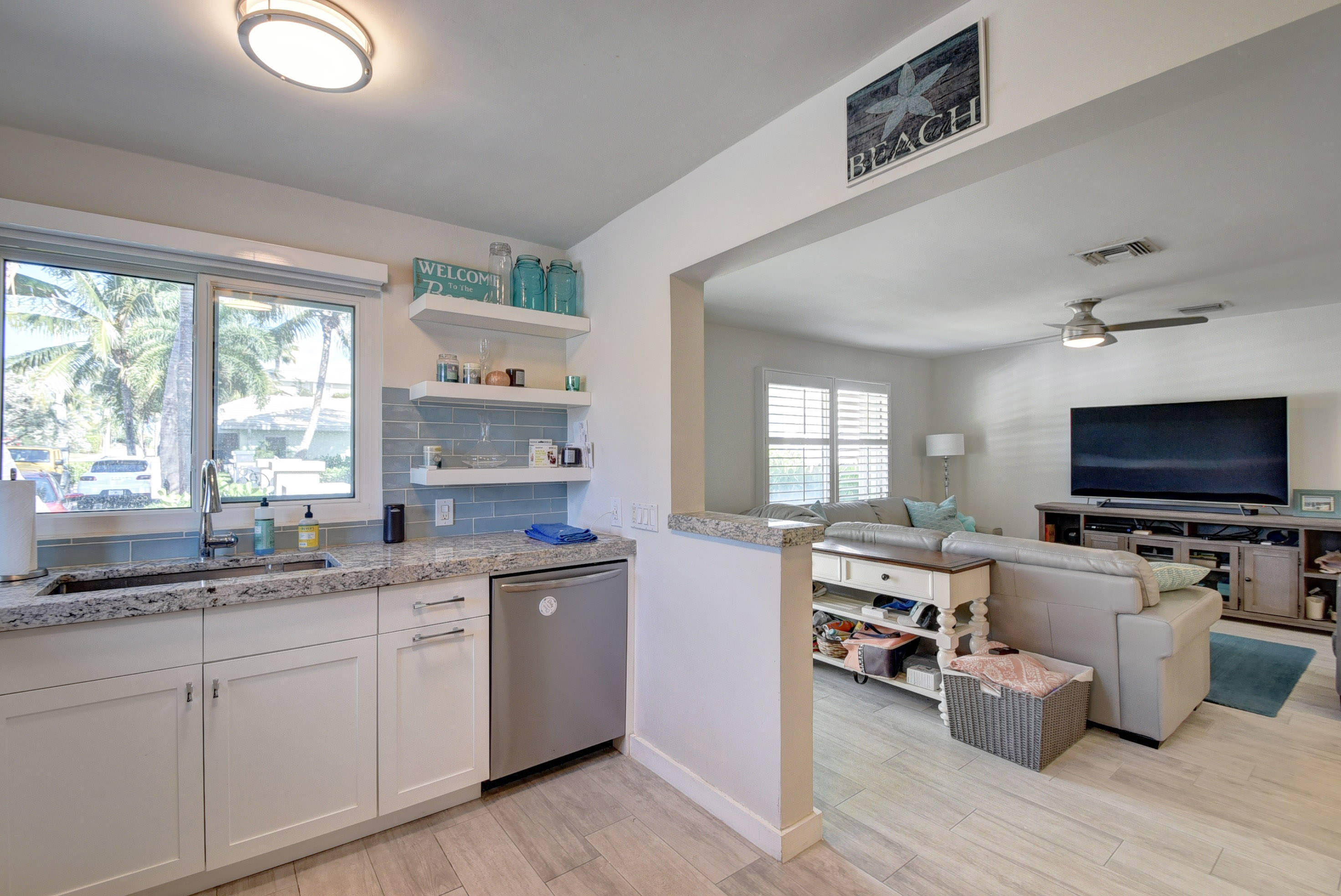 1020 Casuarina Road Property Photo 3