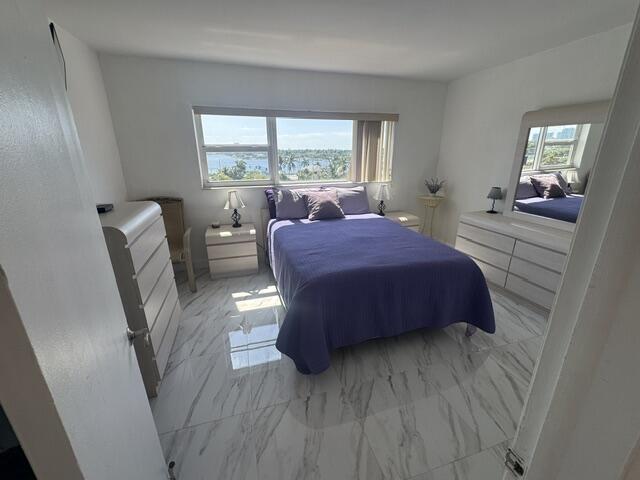 300 Oregon Street 502 Property Photo 6
