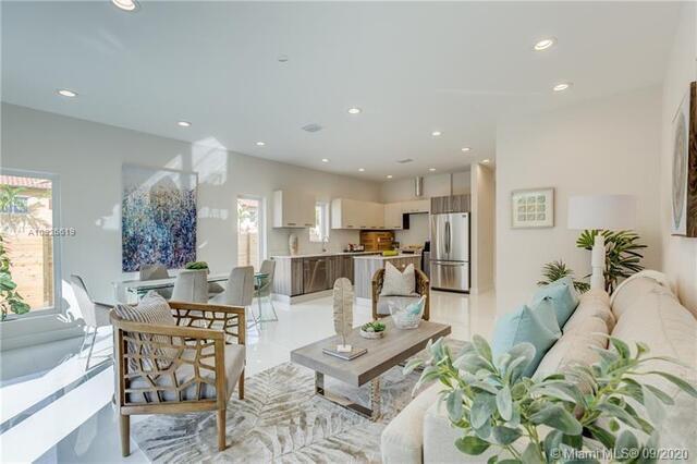 682 Ne 43rd Street Property Photo 2