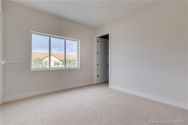 682 Ne 43rd Street Property Photo 18