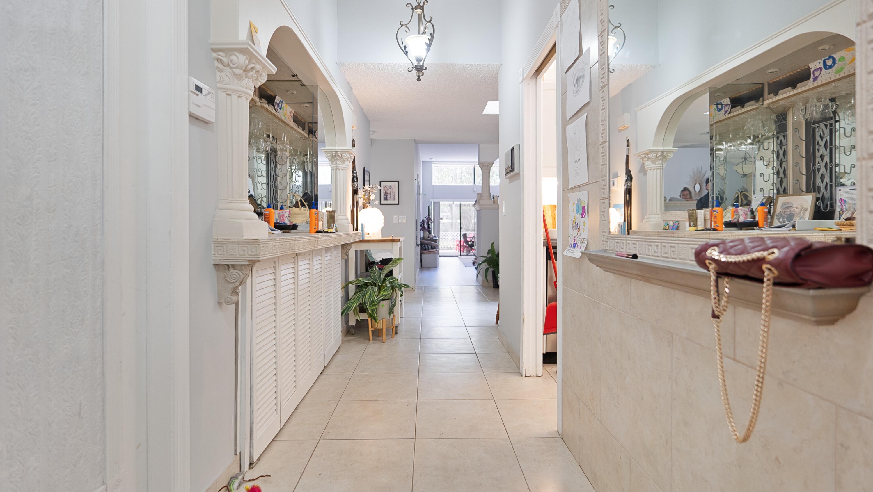 6680 Canary Palm Circle Property Photo 4