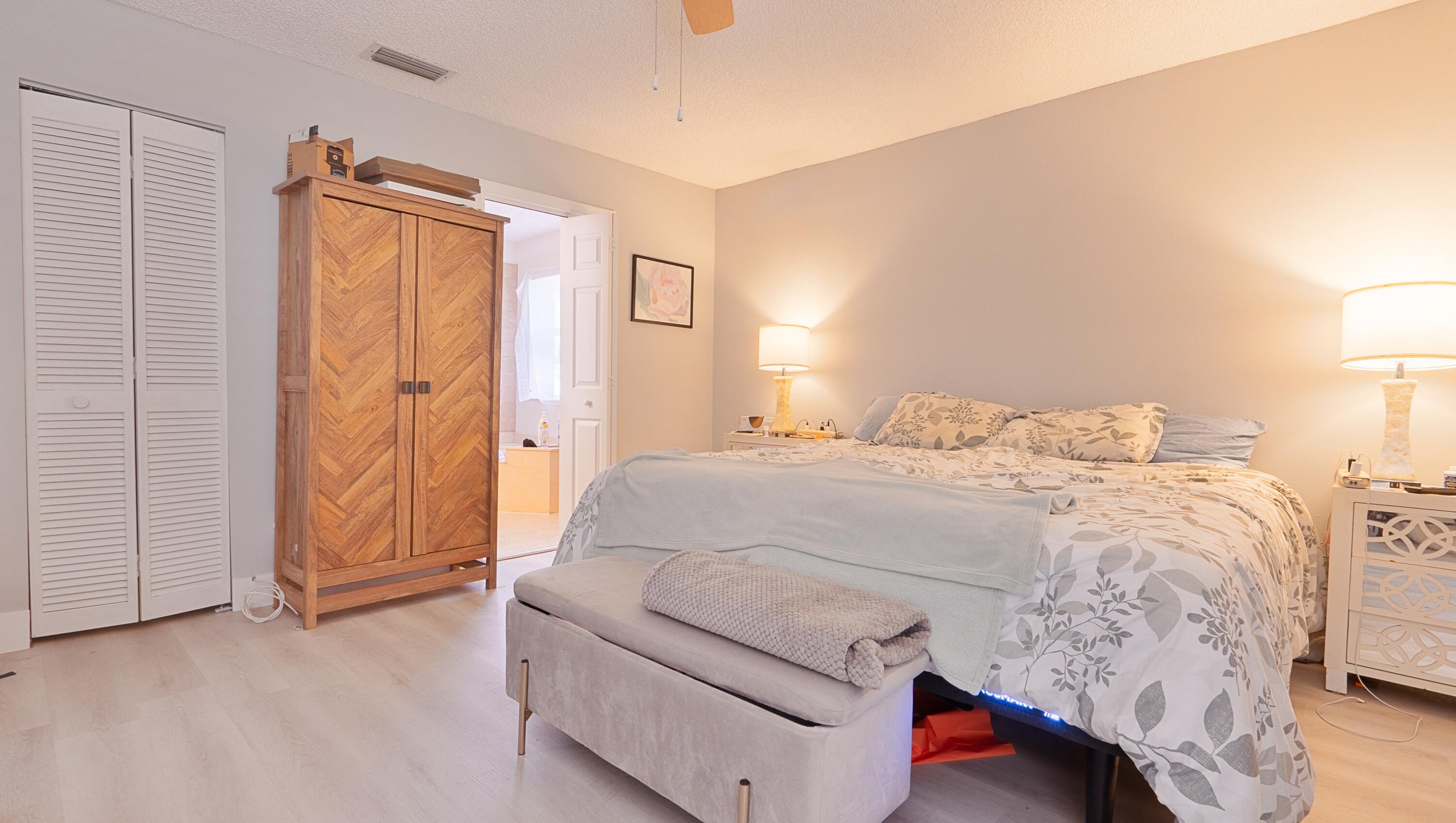 6680 Canary Palm Circle Property Photo 14