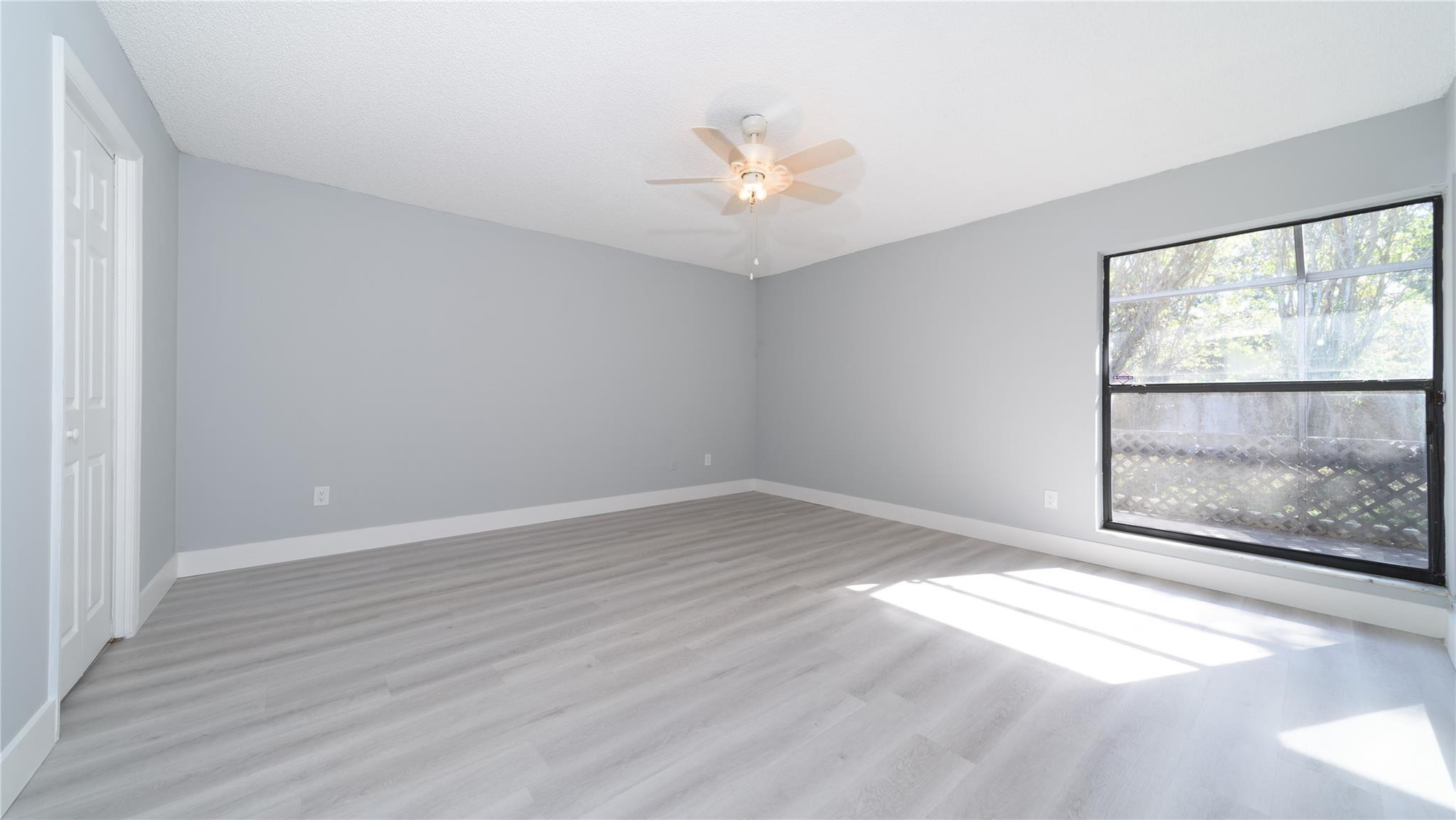6680 Canary Palm Circle Property Photo 18
