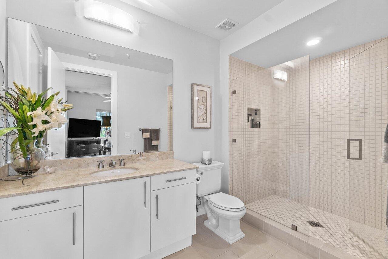 335 Se 6th Avenue 304 Property Photo 20