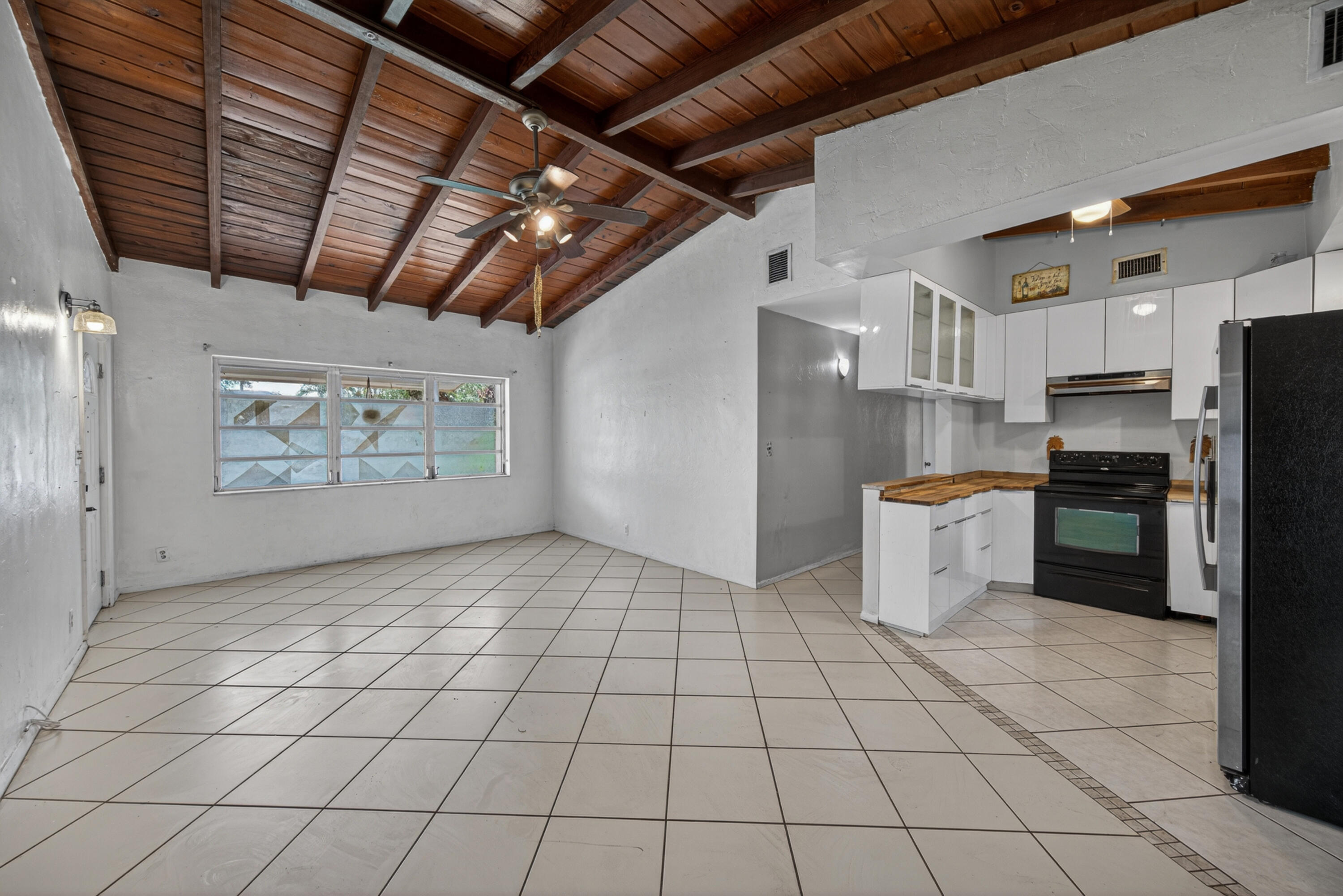 1425 Sw 19th Avenue Property Photo 4