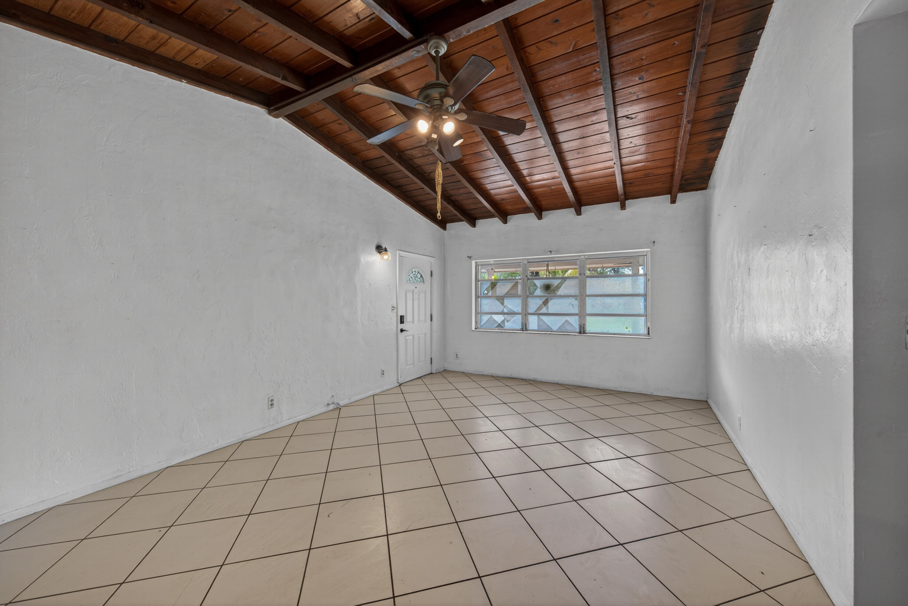1425 Sw 19th Avenue Property Photo 17