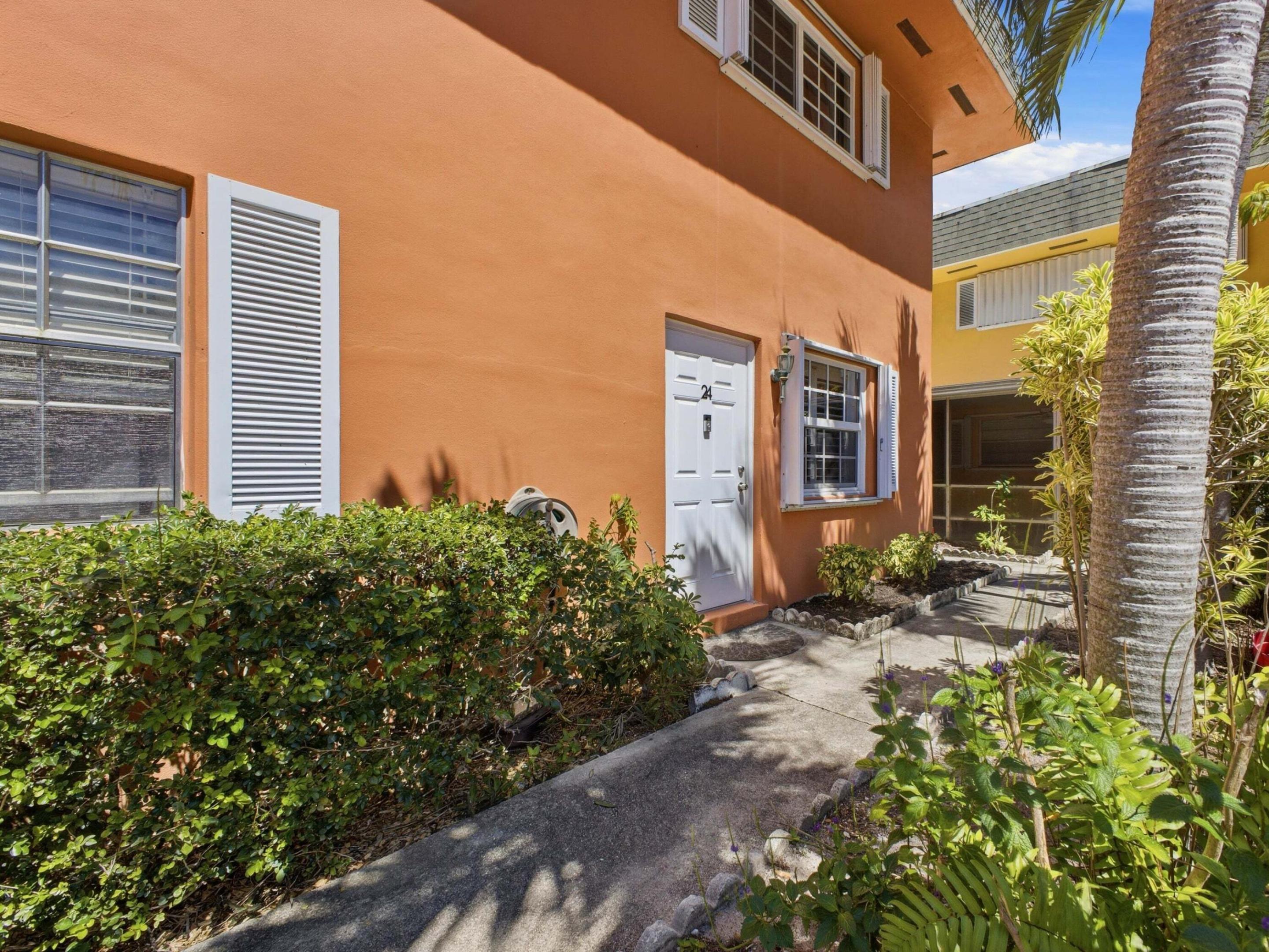 2200 Monroe Street 24