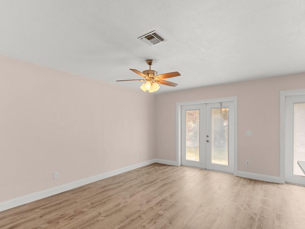 4065 46th Lane Property Photo 5