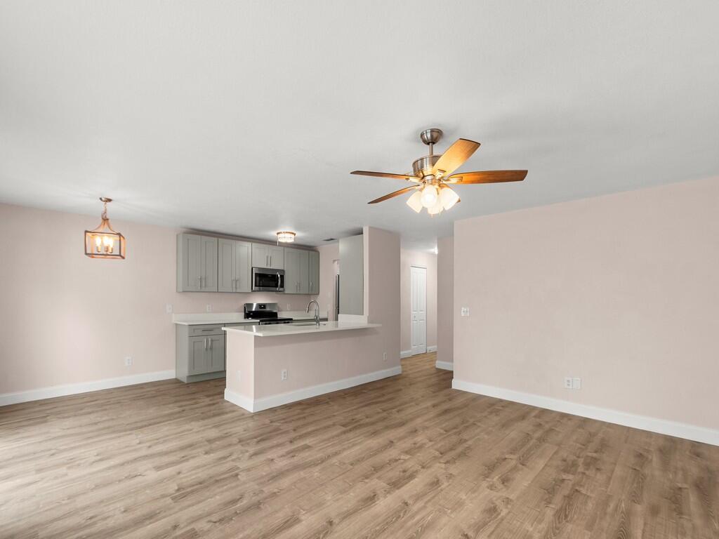 4065 46th Lane Property Photo 8