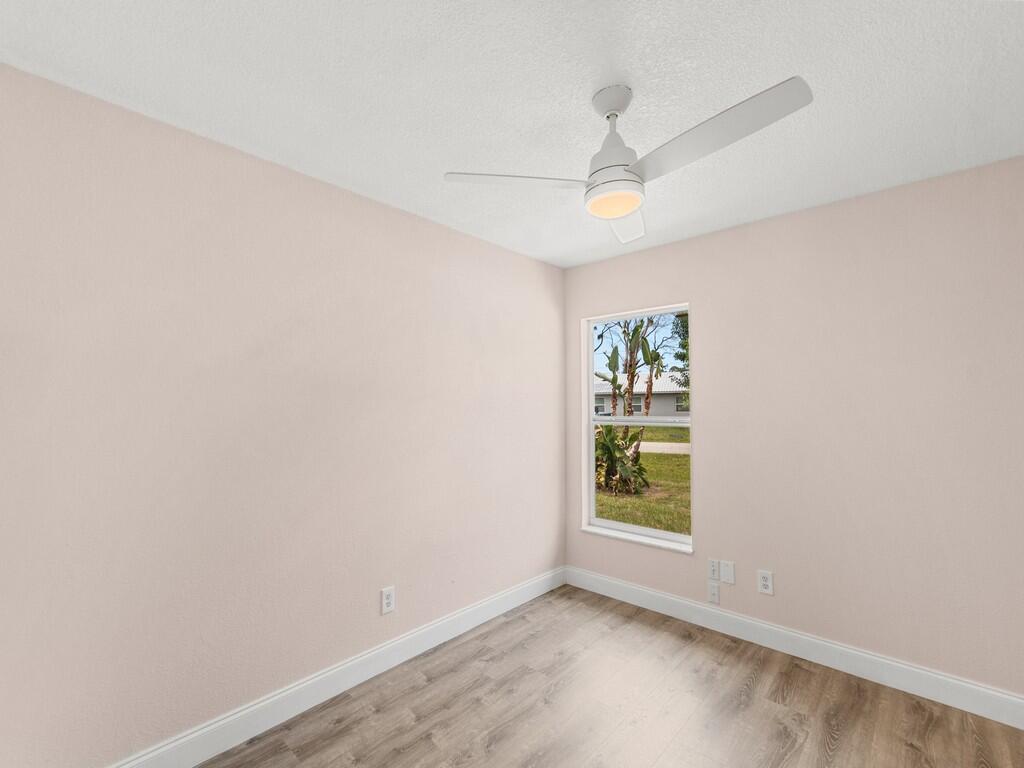 4065 46th Lane Property Photo 17