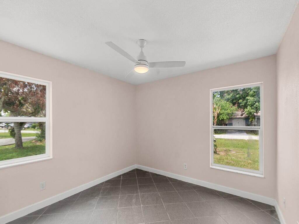 4065 46th Lane Property Photo 19