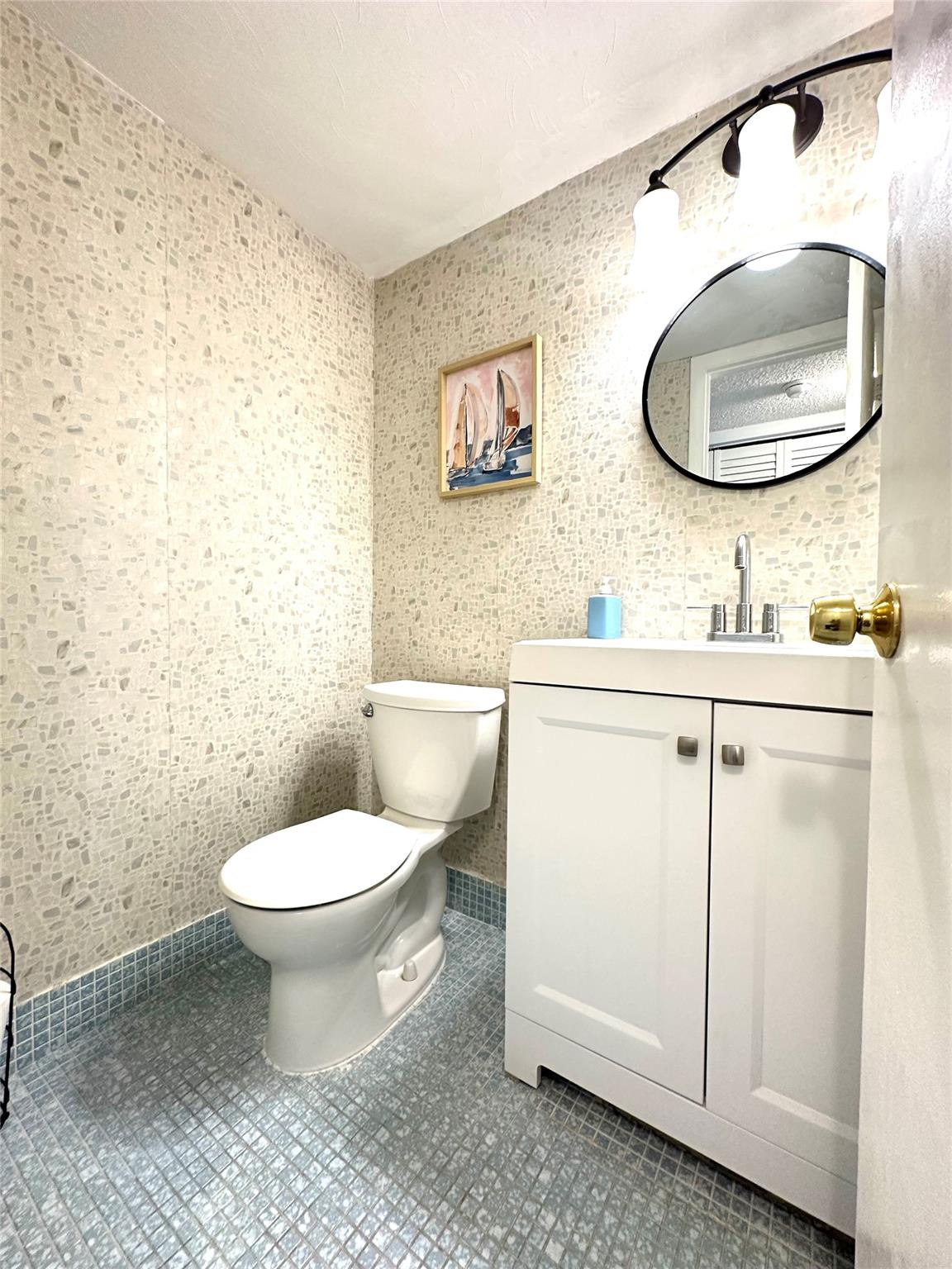 131 Oakridge J Property Photo 10