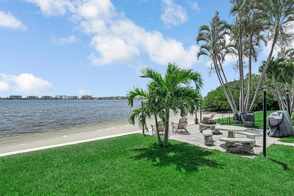1430 S Lakeside Drive 22 Property Photo 15
