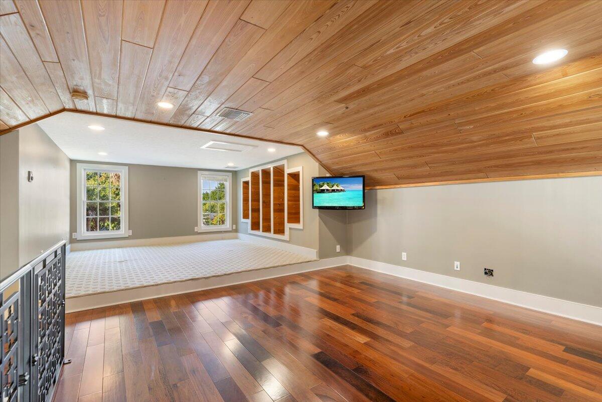 531 Sunset Boulevard Property Photo 21