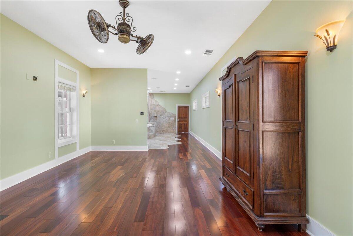 531 Sunset Boulevard Property Photo 36