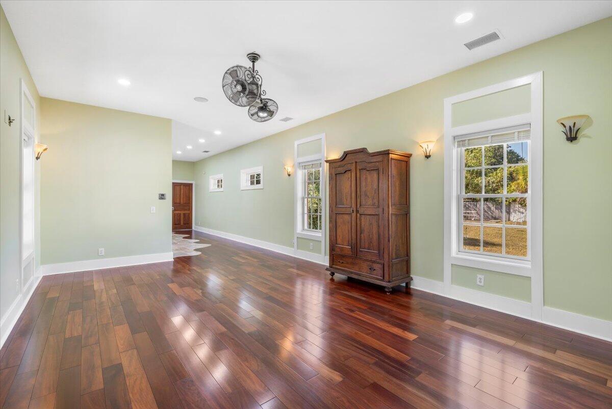 531 Sunset Boulevard Property Photo 37