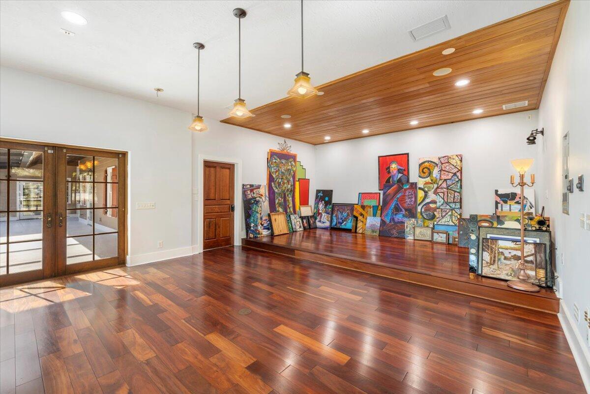 531 Sunset Boulevard Property Photo 38