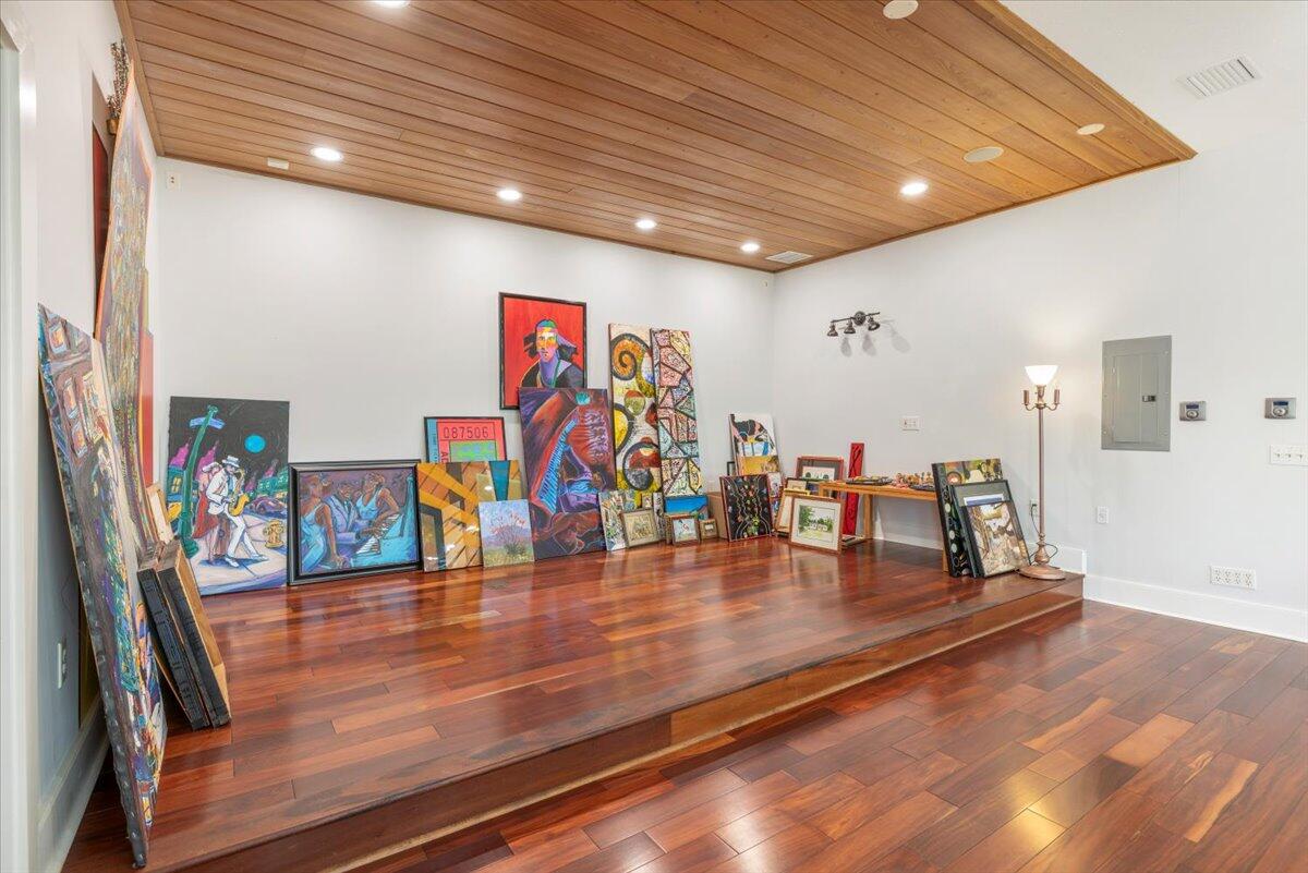 531 Sunset Boulevard Property Photo 39