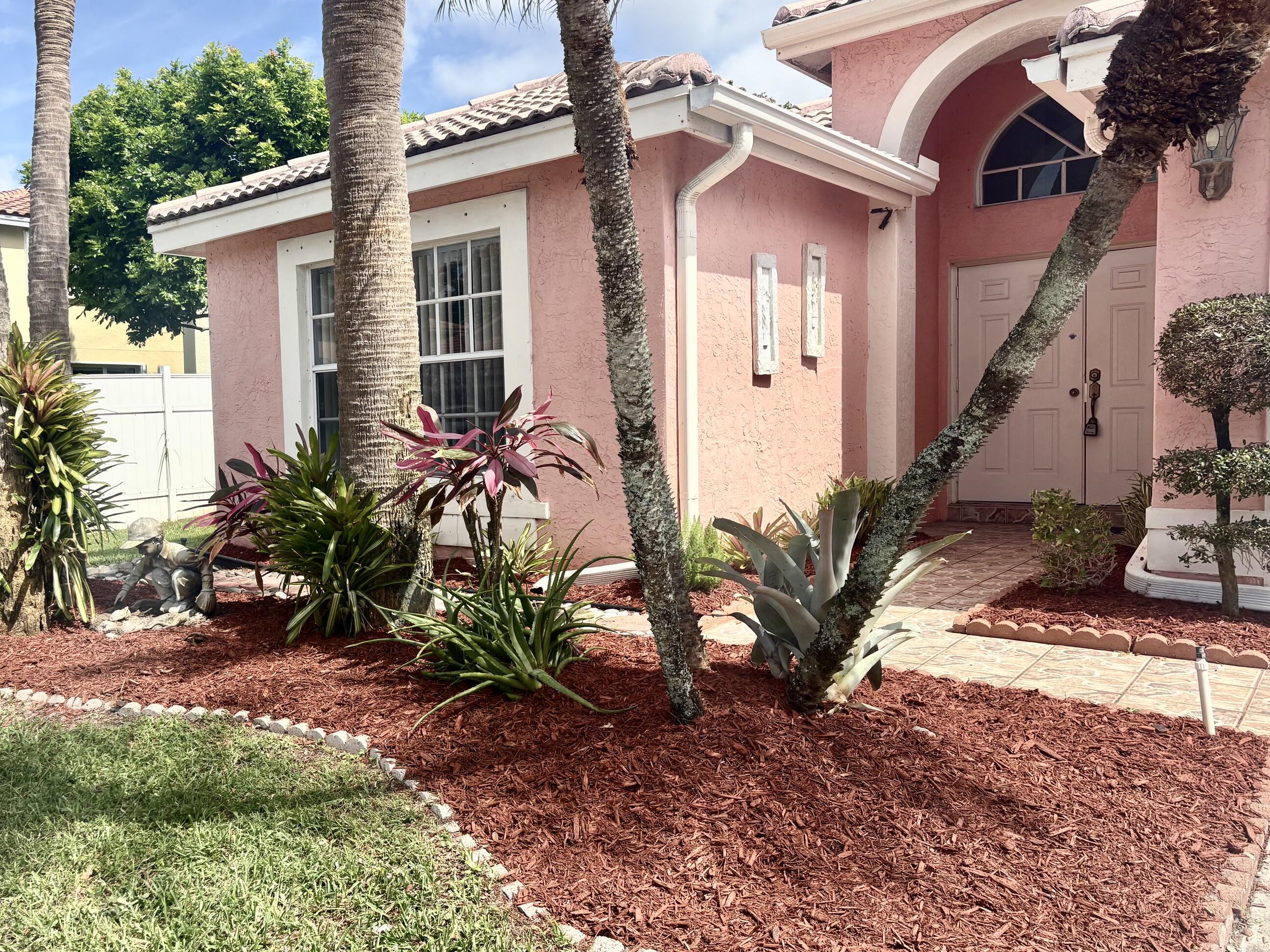 3771 Newport Avenue Property Photo 4