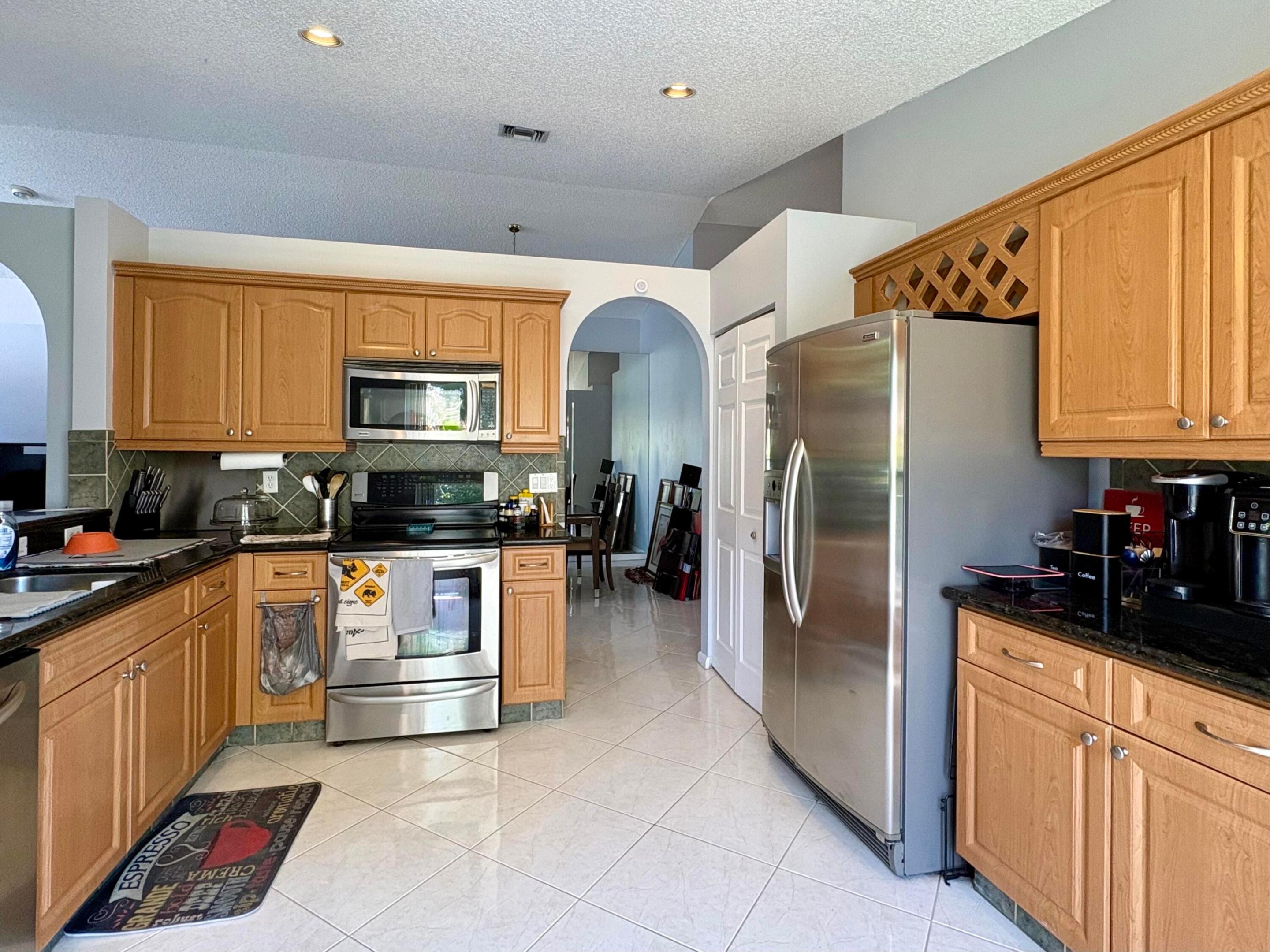 3771 Newport Avenue Property Photo 10