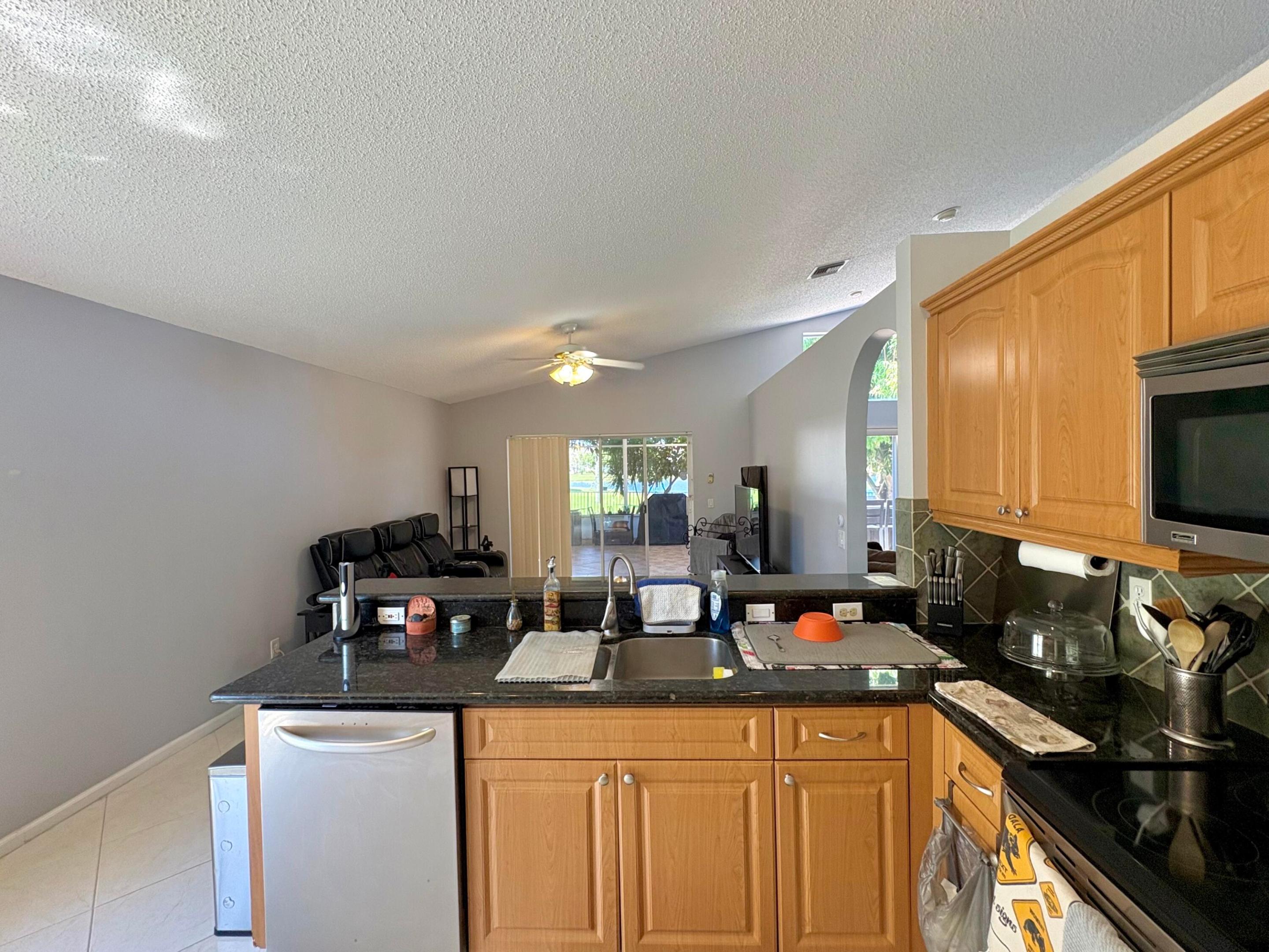 3771 Newport Avenue Property Photo 12