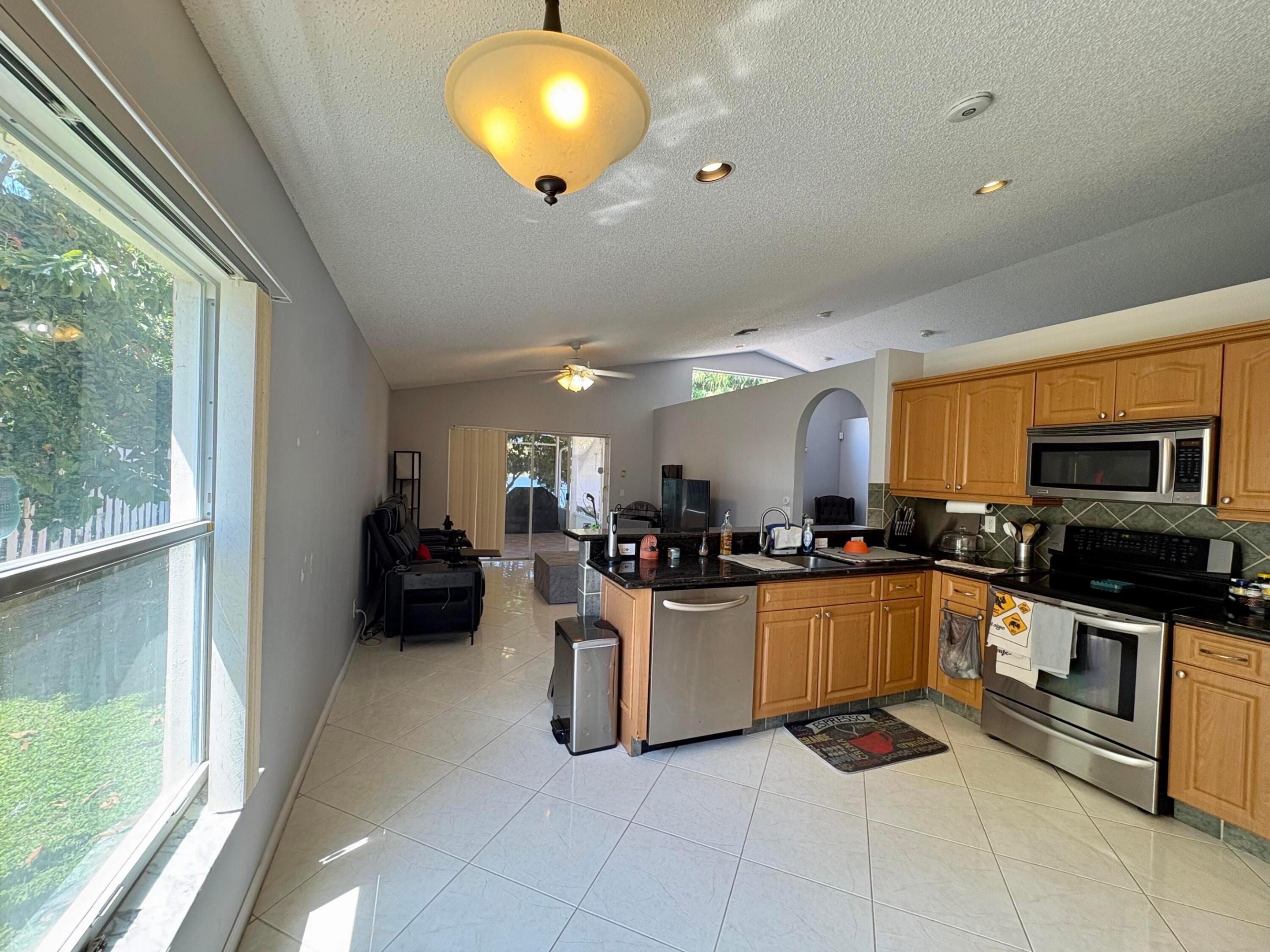 3771 Newport Avenue Property Photo 14