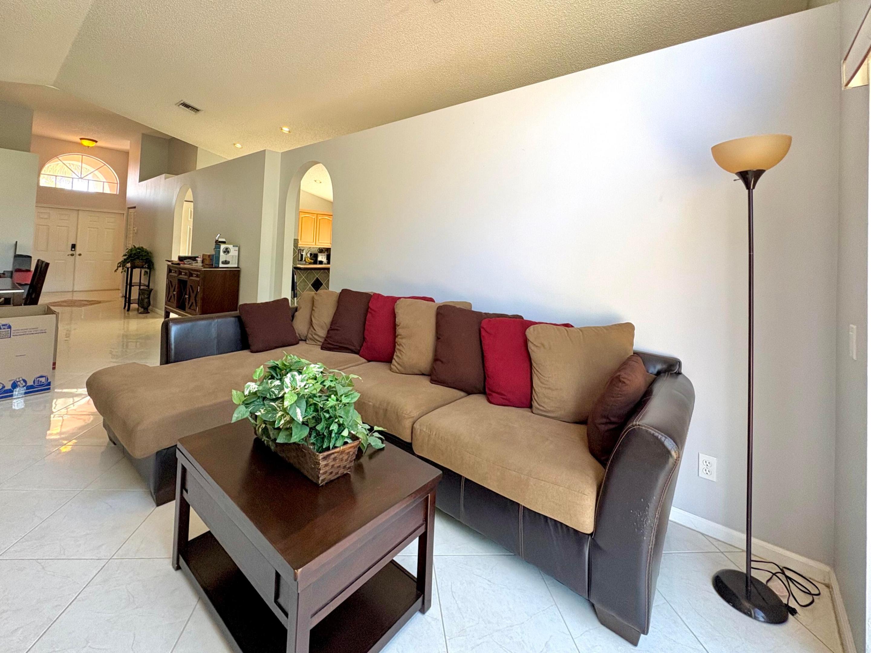 3771 Newport Avenue Property Photo 18