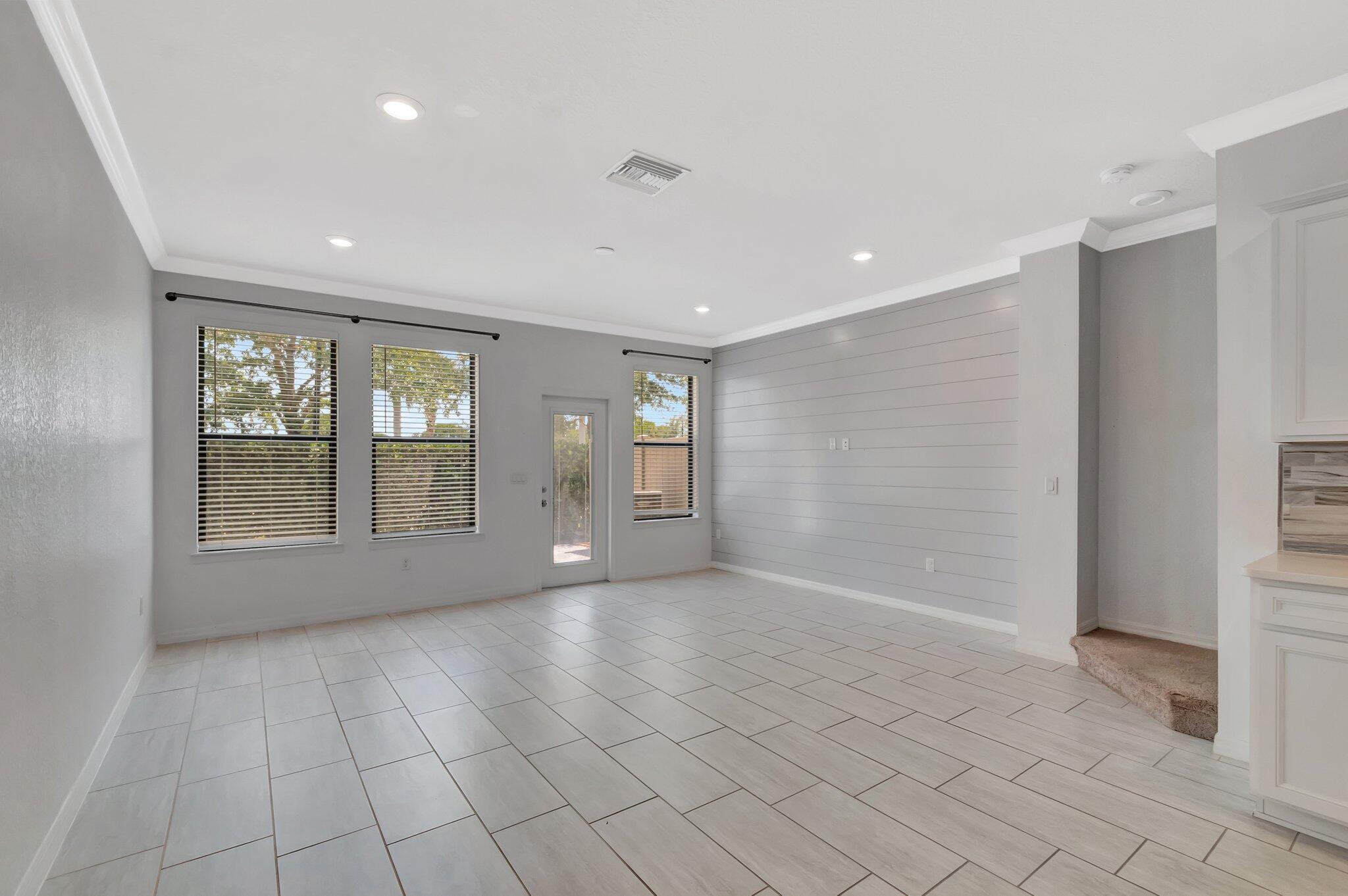 2854 Bard Street Property Photo 9