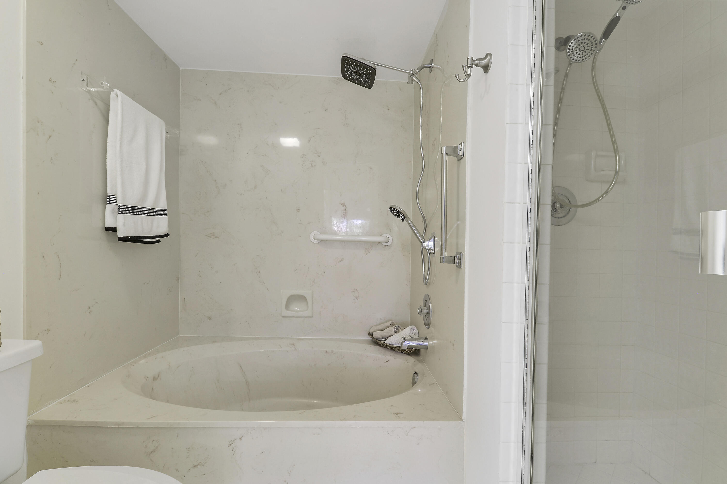 5121 Oak Hill Lane 412 Property Photo 25