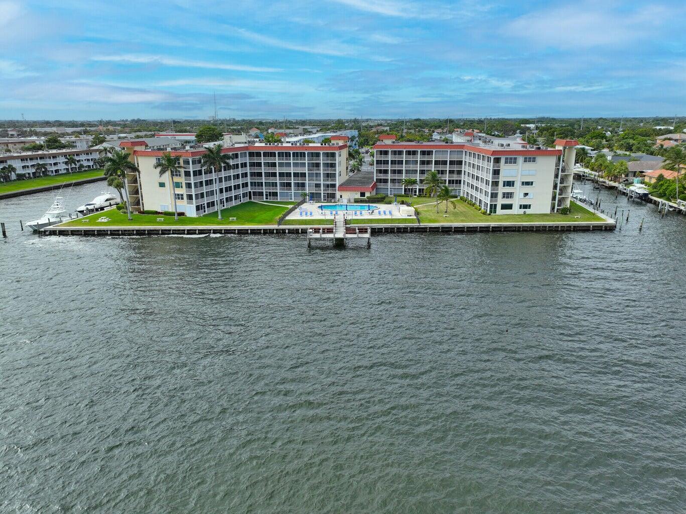 105 Paradise Harbour Boulevard 108 Property Photo 30