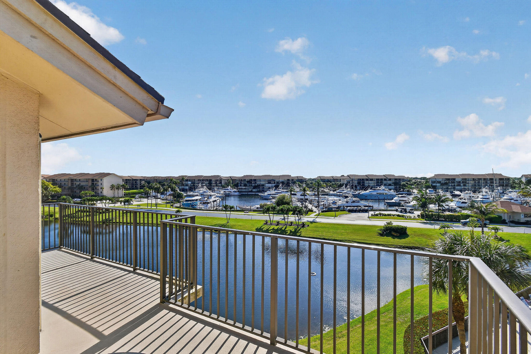 701 Seafarer Circle 504 Property Photo 1