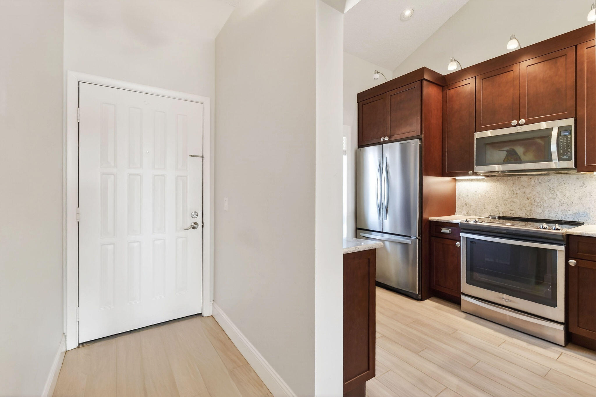 701 Seafarer Circle 504 Property Photo 11