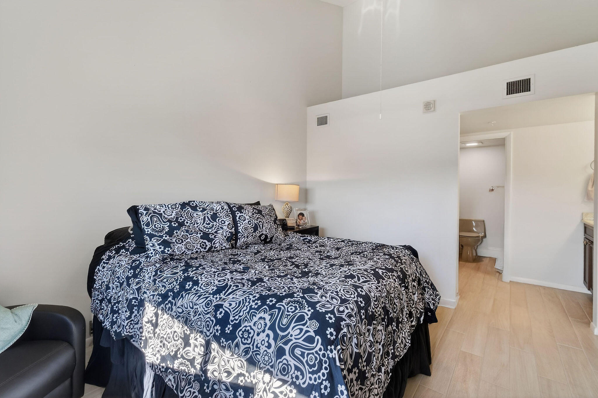 701 Seafarer Circle 504 Property Photo 13