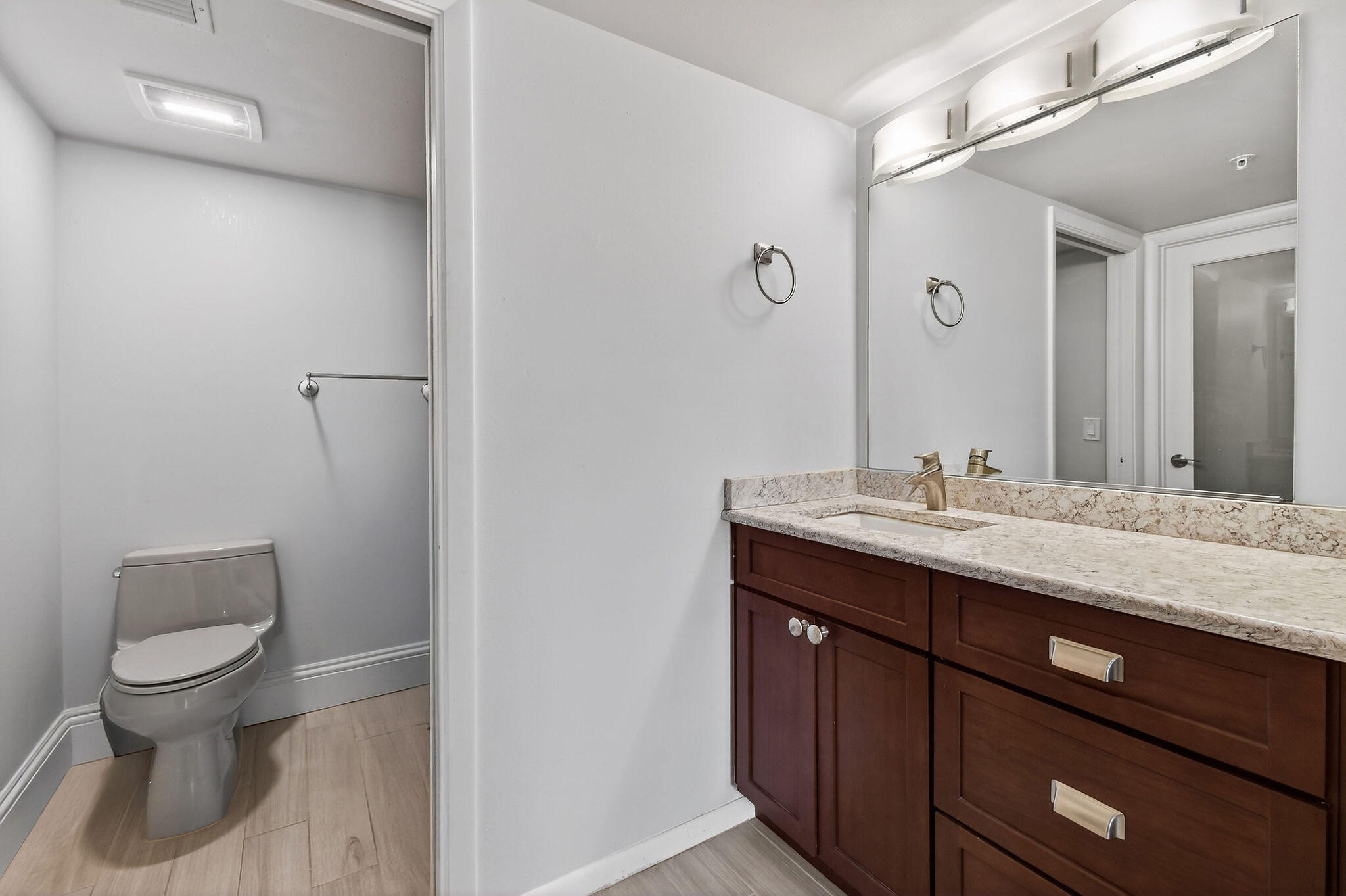 701 Seafarer Circle 504 Property Photo 15
