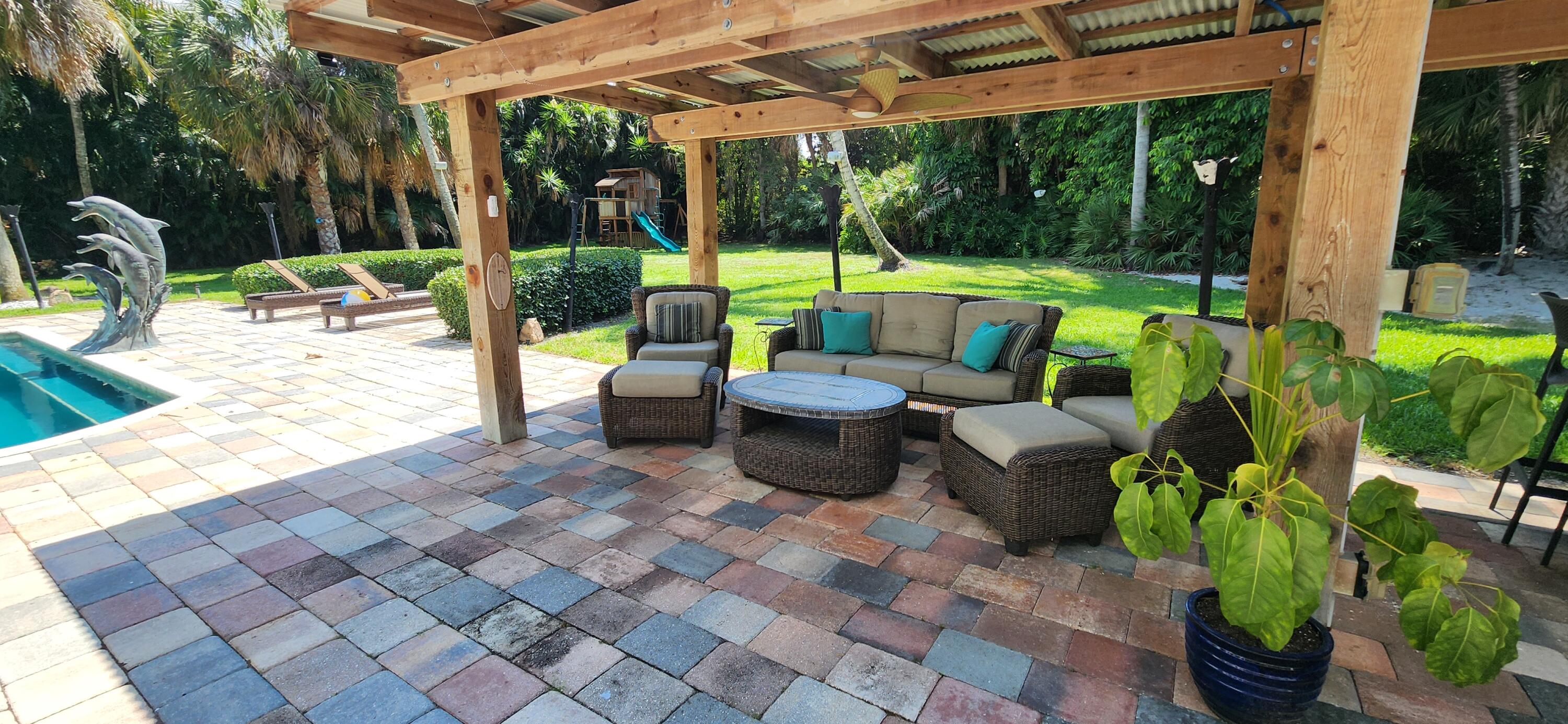 1066 Se Saint Lucie Boulevard Property Photo 34