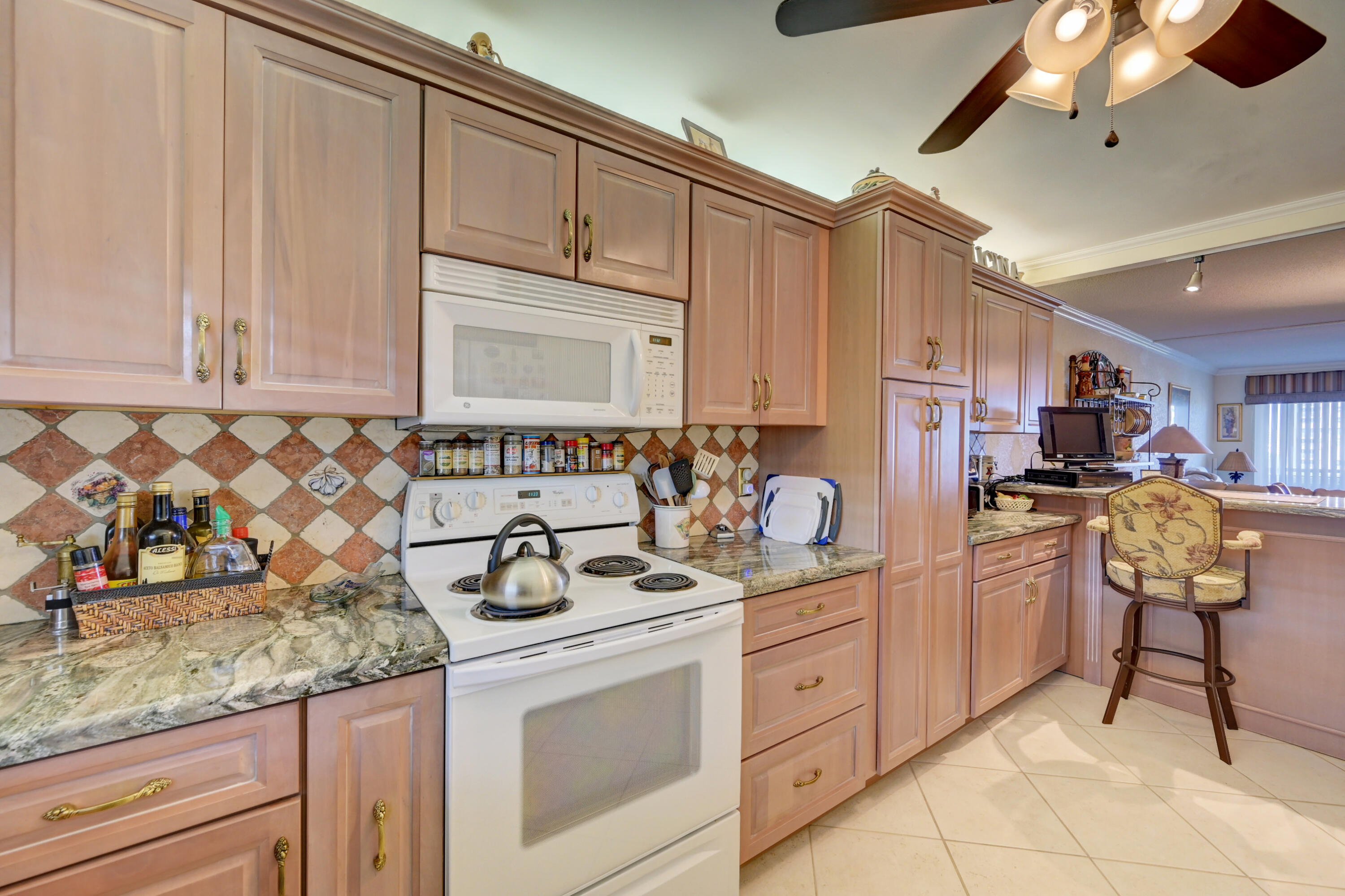 401 Briny Avenue 708 Property Photo 3