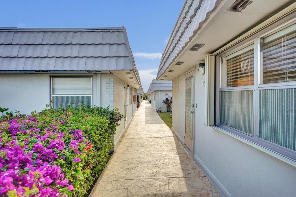 108 Valencia Boulevard E108 Property Photo 13