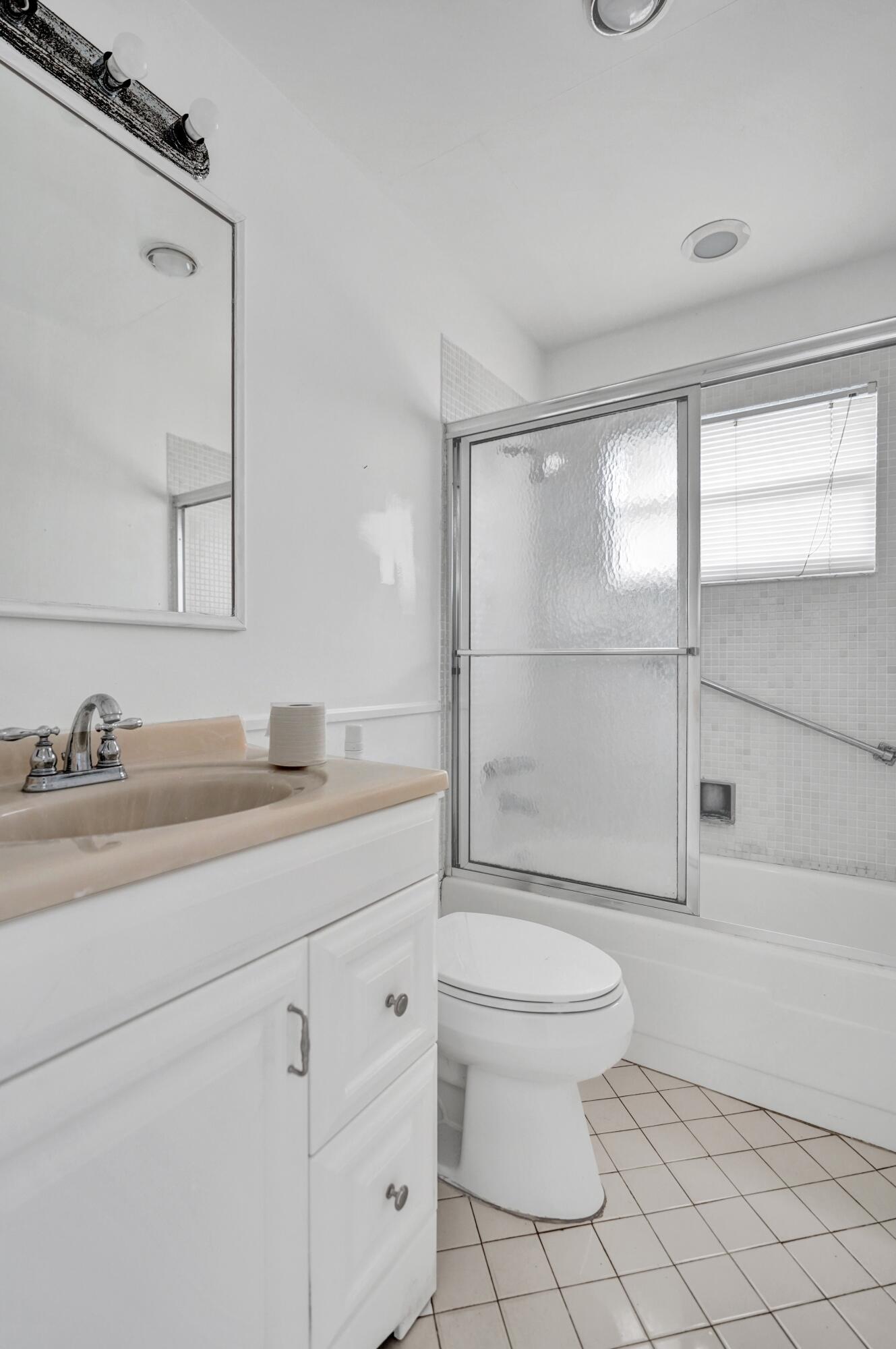 108 Valencia Boulevard E108 Property Photo 15