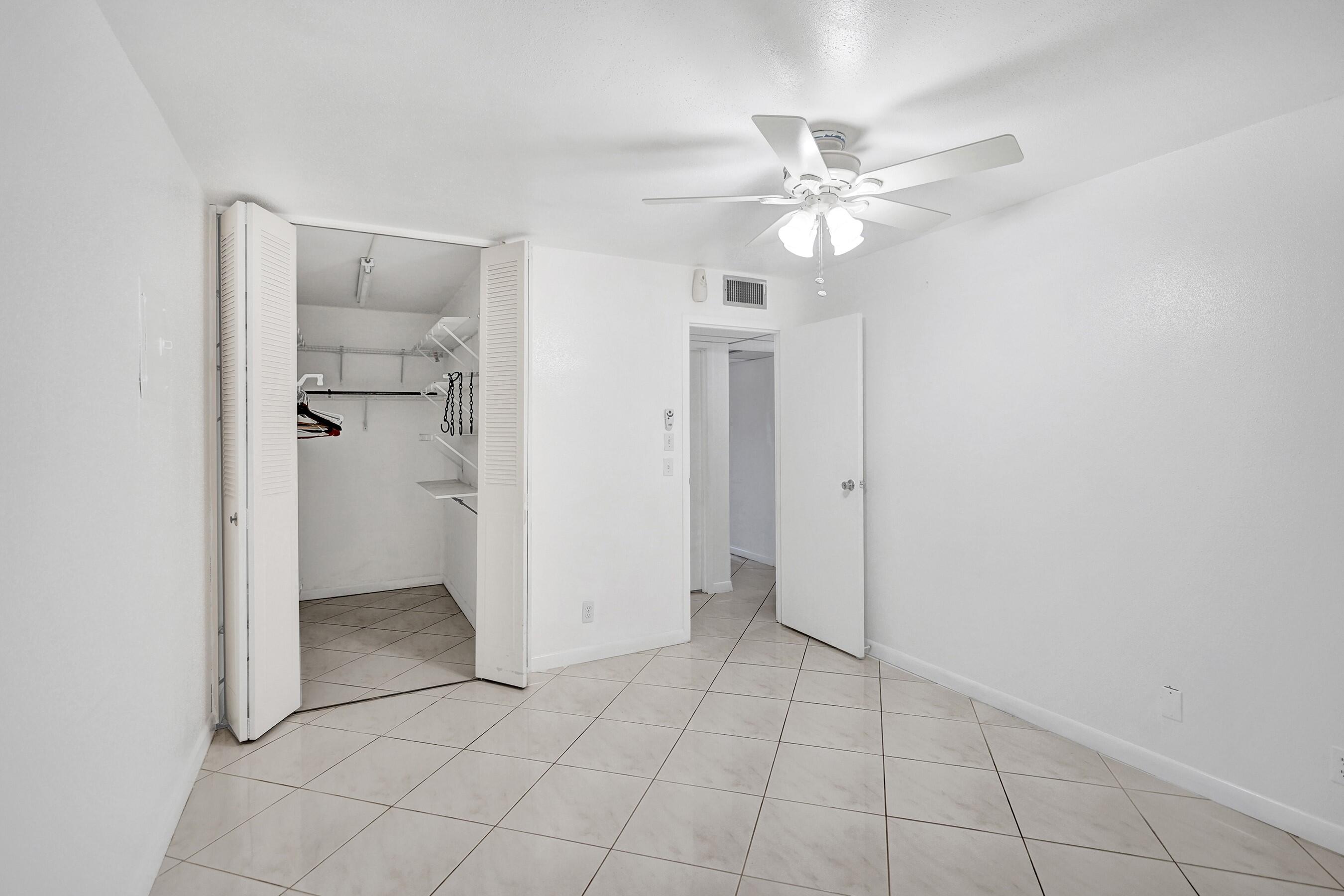 108 Valencia Boulevard E108 Property Photo 23