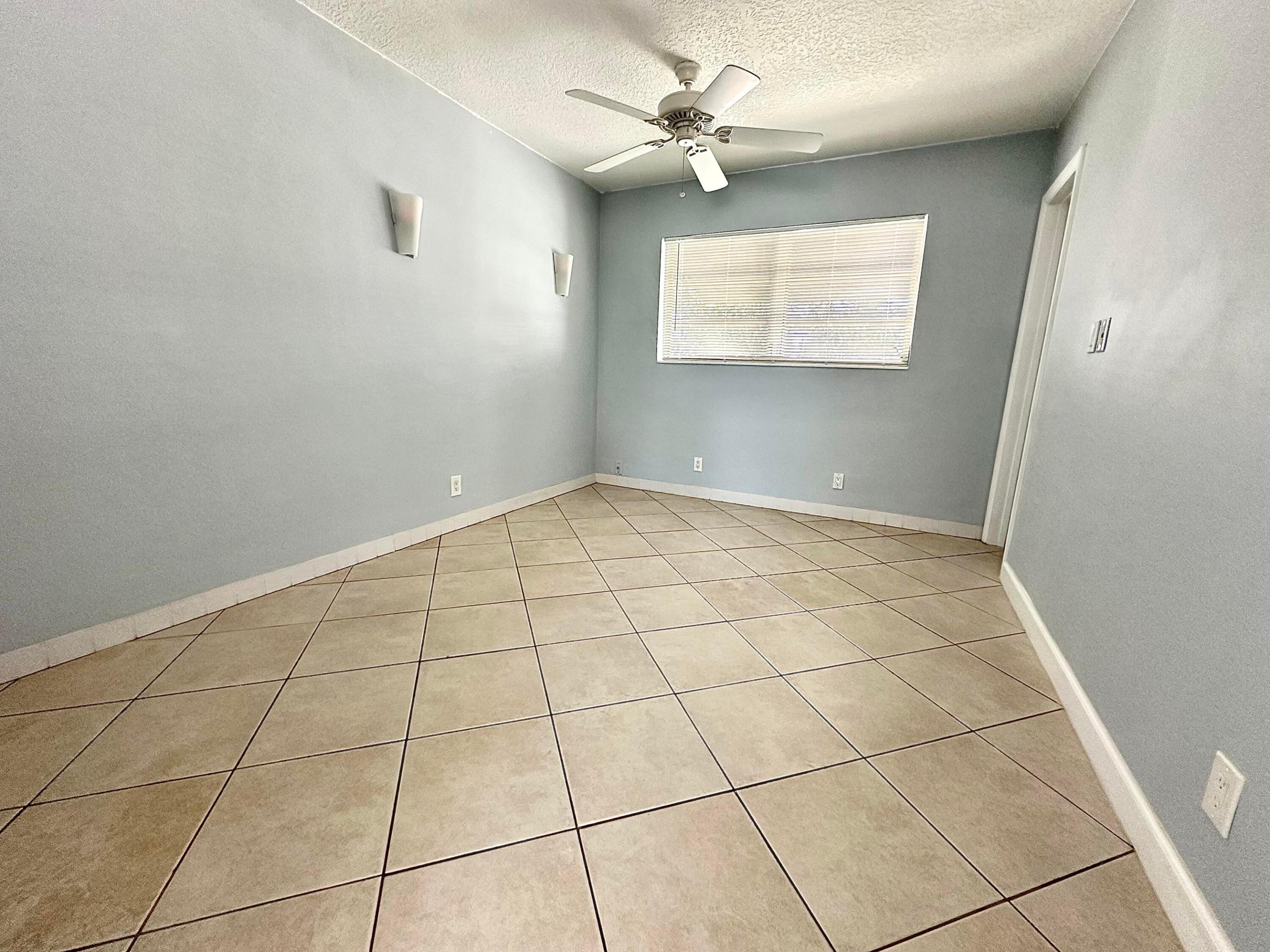 1261 Se 4th Street 2 Property Photo 8