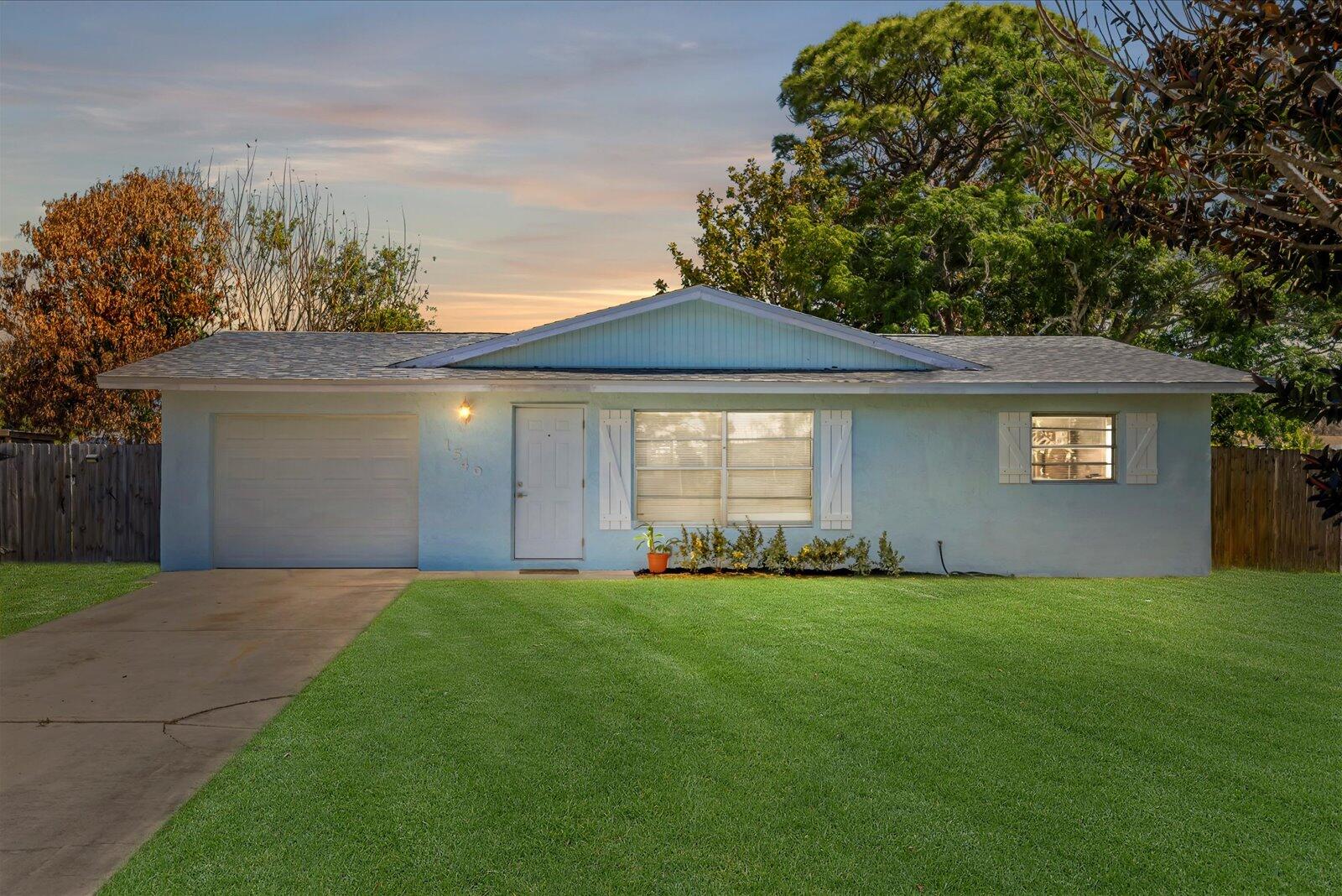1549 Se Minorca Avenue Property Photo 1
