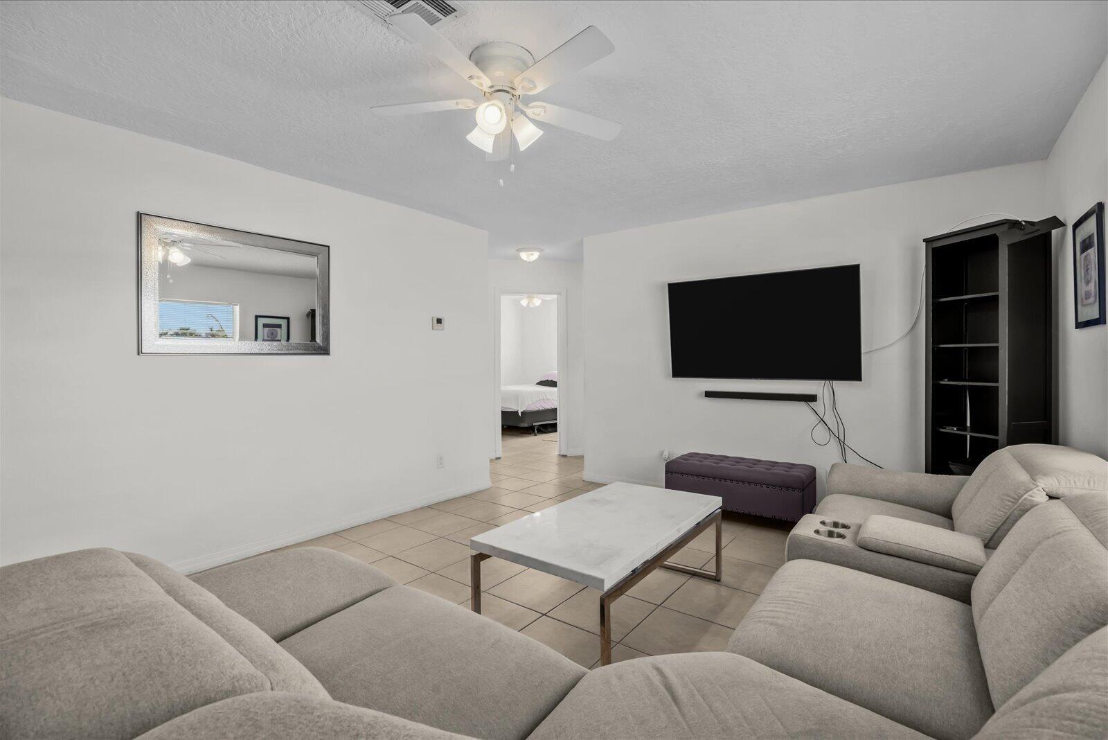 1549 Se Minorca Avenue Property Photo 6