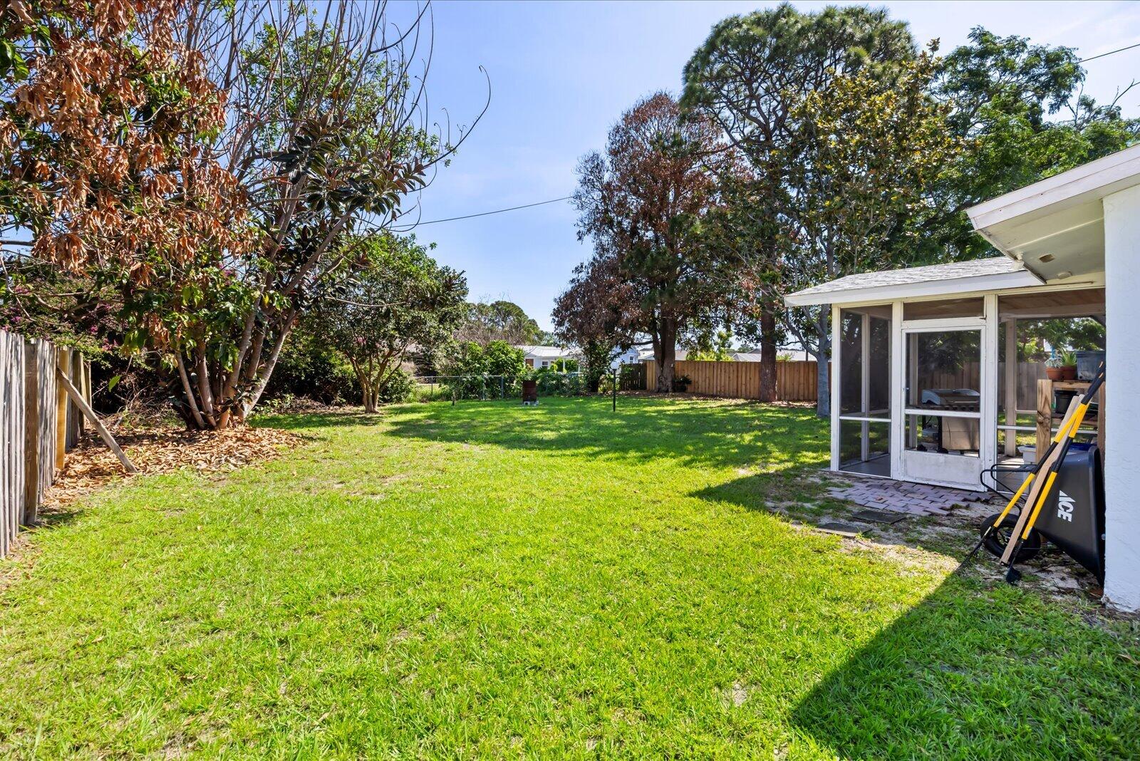 1549 Se Minorca Avenue Property Photo 24
