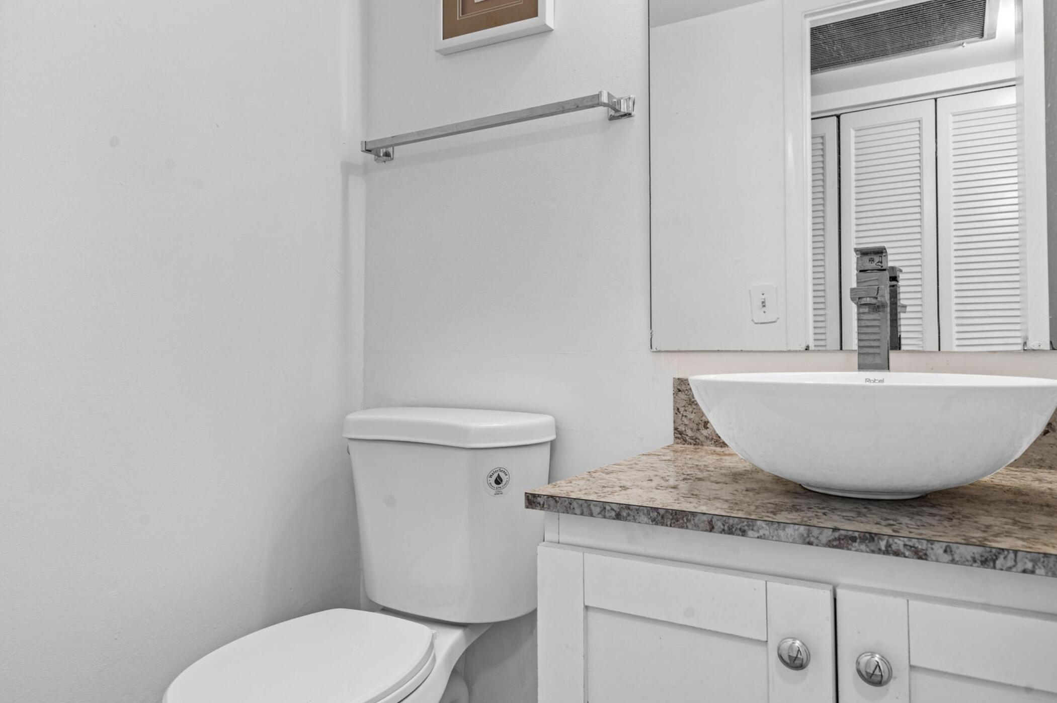 1038 Cambridge Property Photo 17
