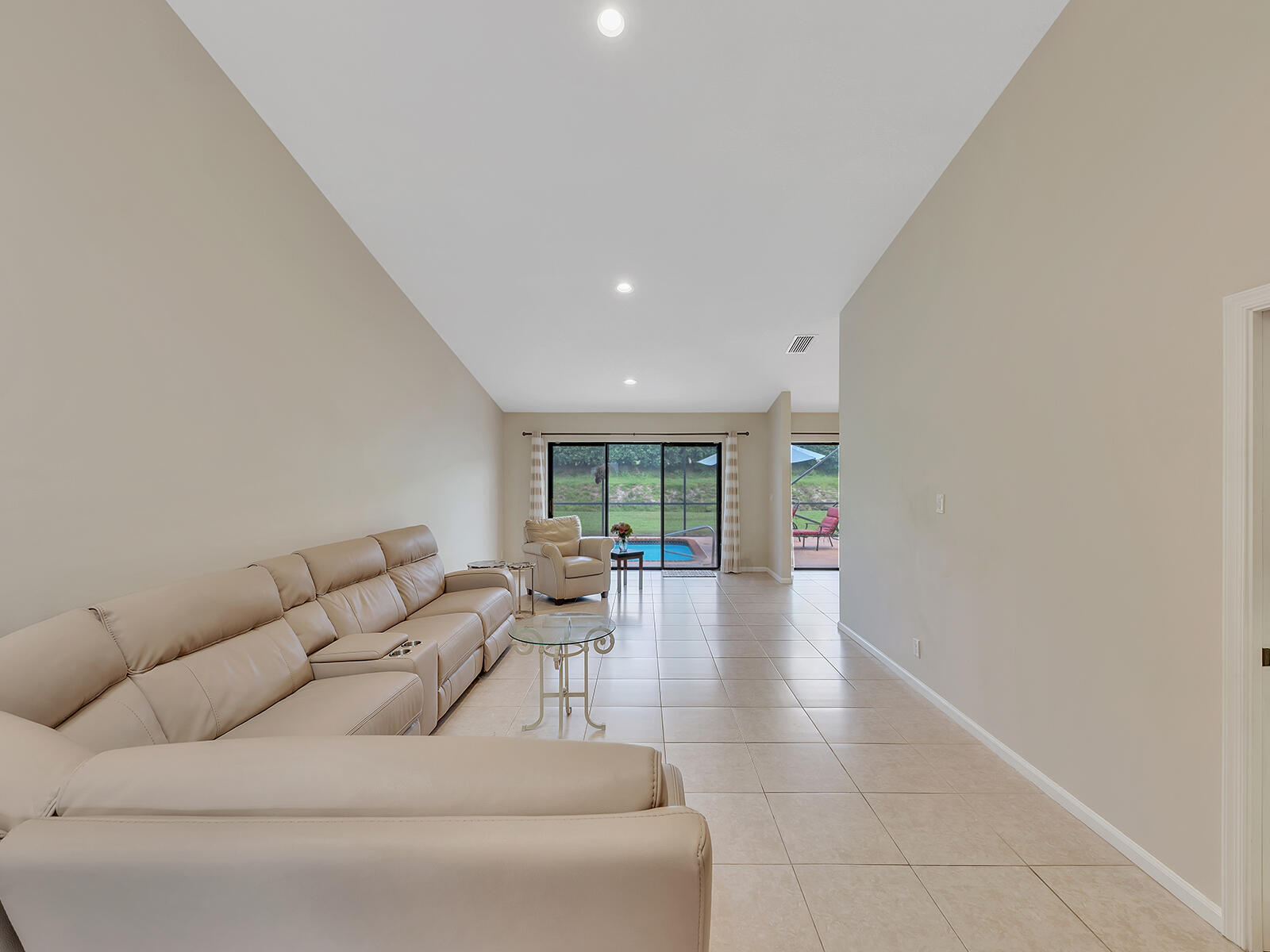 7747 Villa Nova Drive Property Photo 5