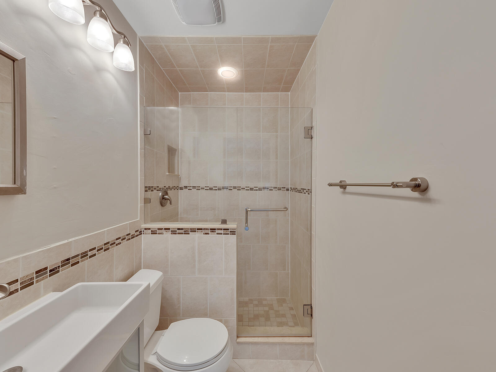7747 Villa Nova Drive Property Photo 10