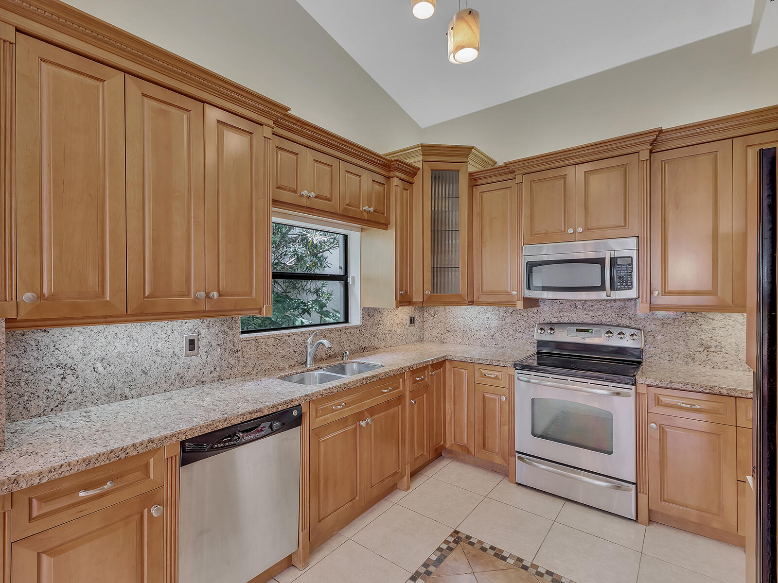 7747 Villa Nova Drive Property Photo 15
