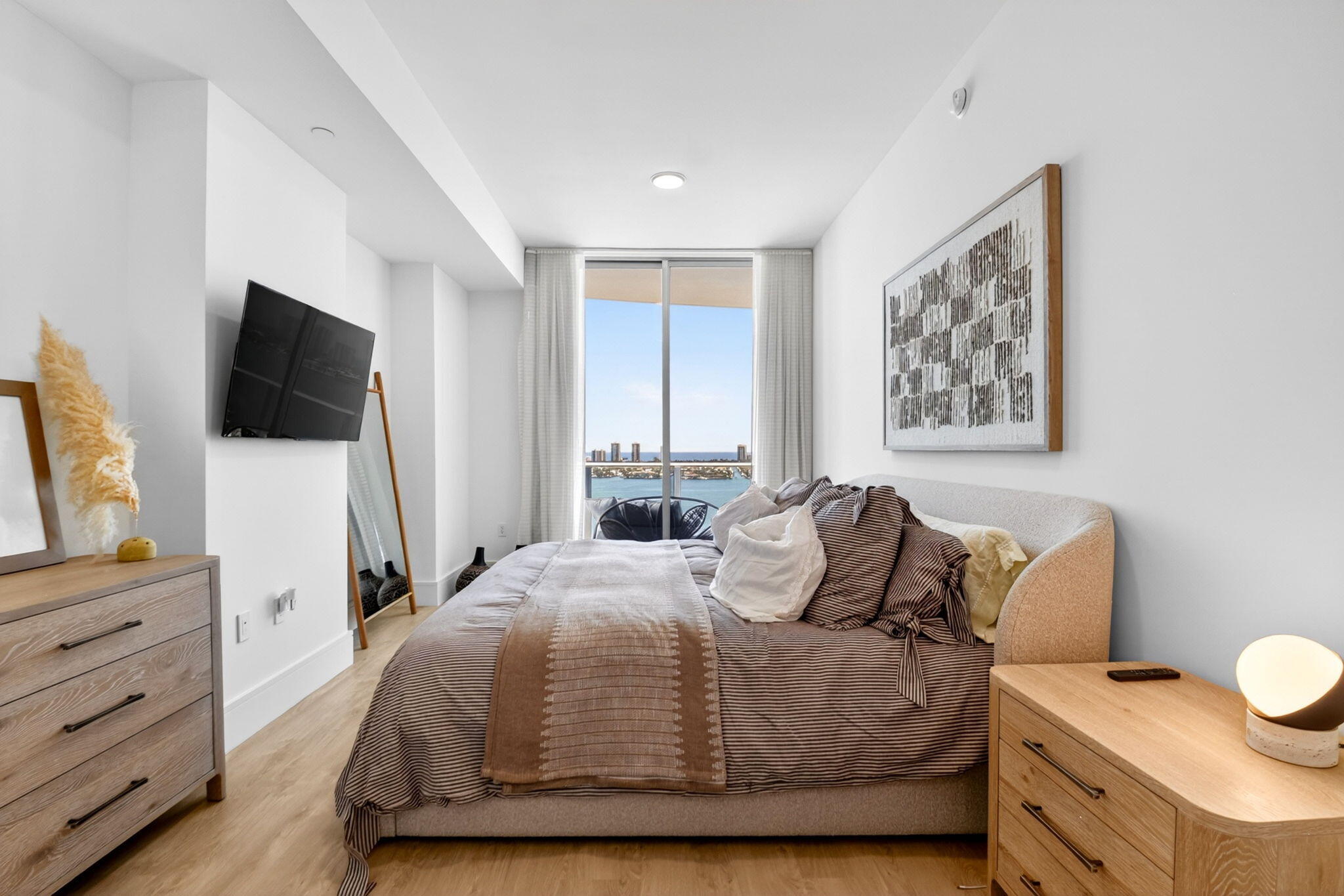 220 Lake Shore Drive 1708 Property Photo 19